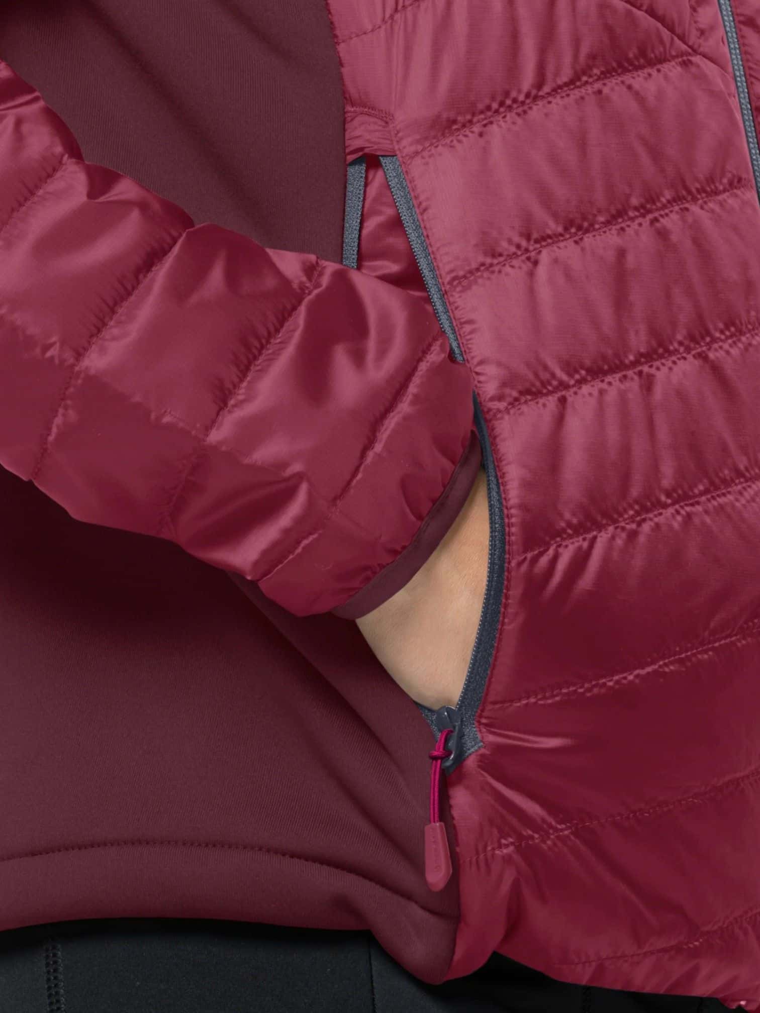 kamu-outdoors-product-jack-wolfskin-naisten-takki2.jpg