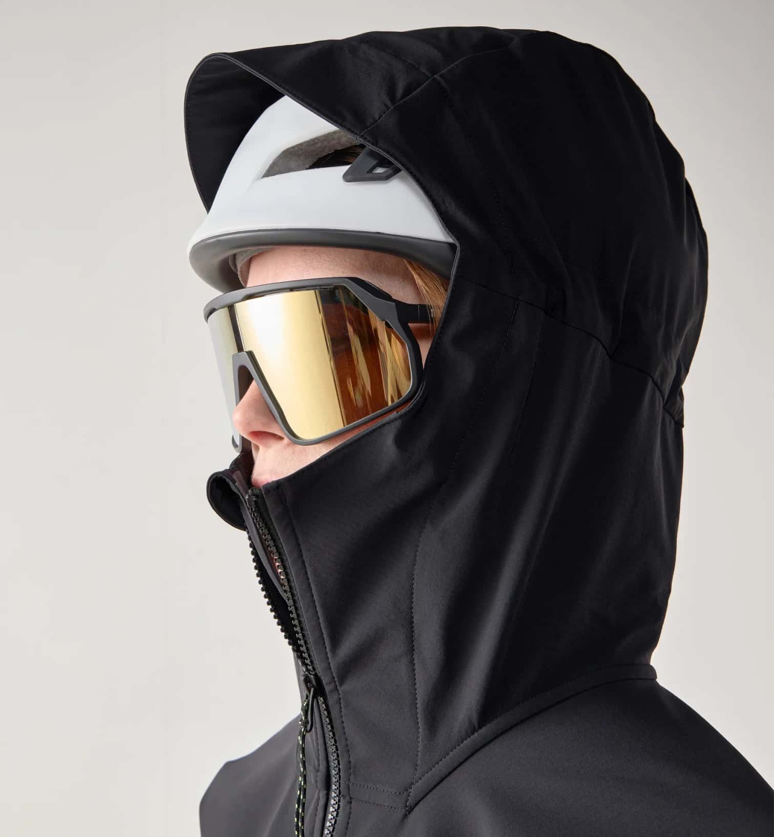 kamu-outdoors-product-roc-sight-softshell-ii-jacket-women-naisten-kuoritakki-true-black-13_processed.webp