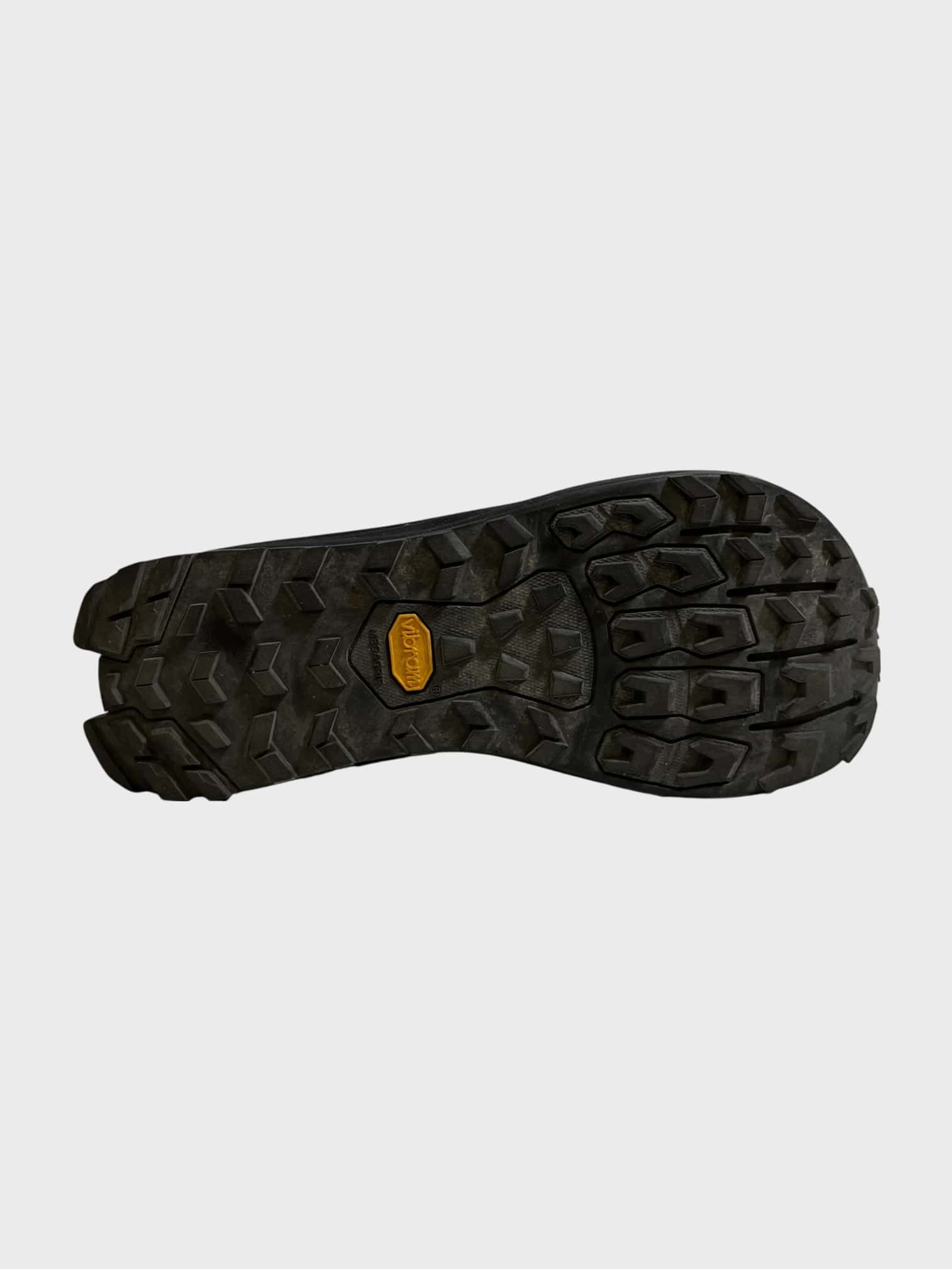 kamu-outdoors-product-altra-lone-peak-9-gtxx-naisten-ulkoilukengat-musta-2_processed.webp