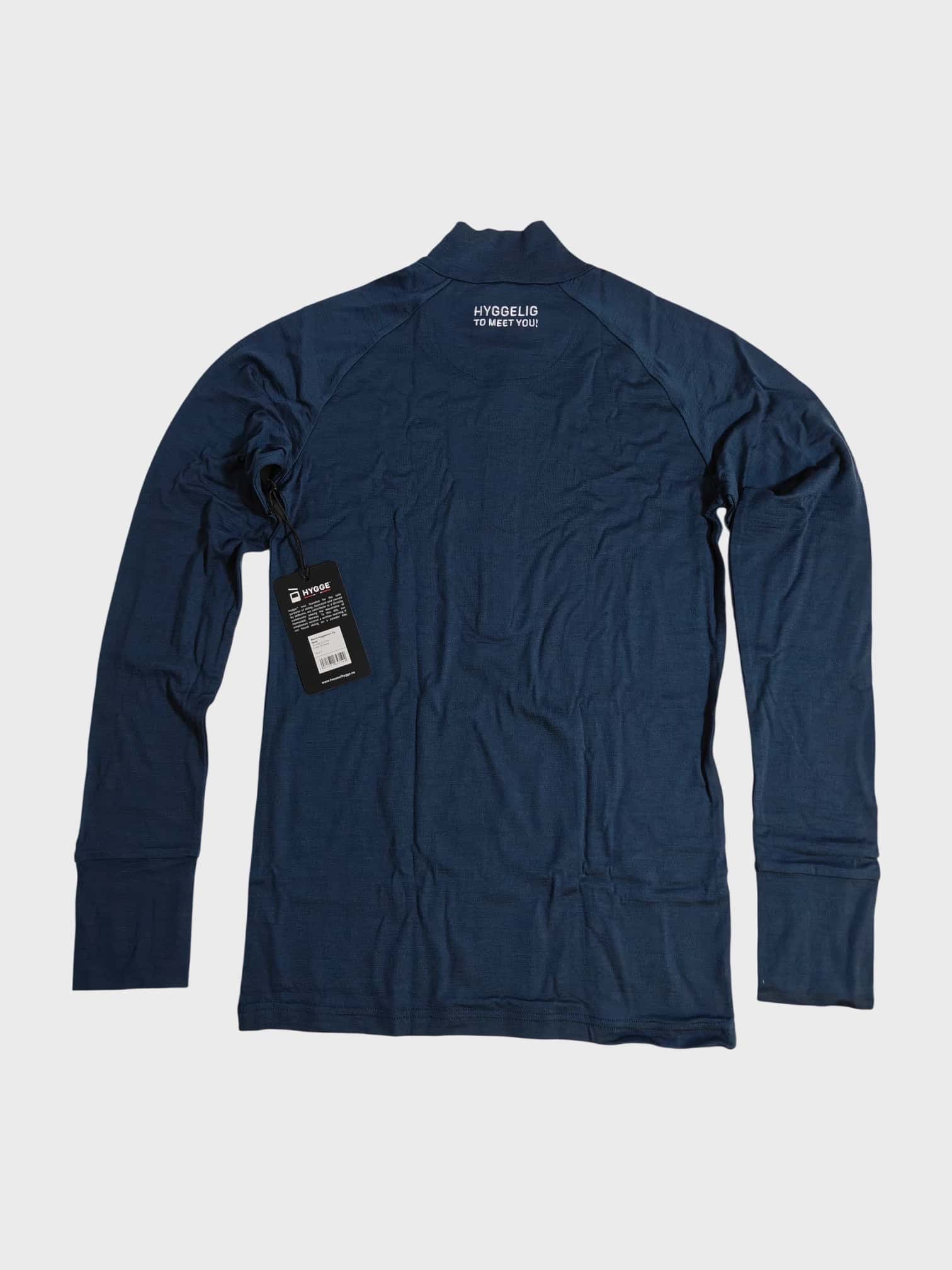 kamu-outdoors-product-hyggewool-zip-neck-miesten-merinovilla-aluspaita-navy-180-grammaa-7_processed.webp