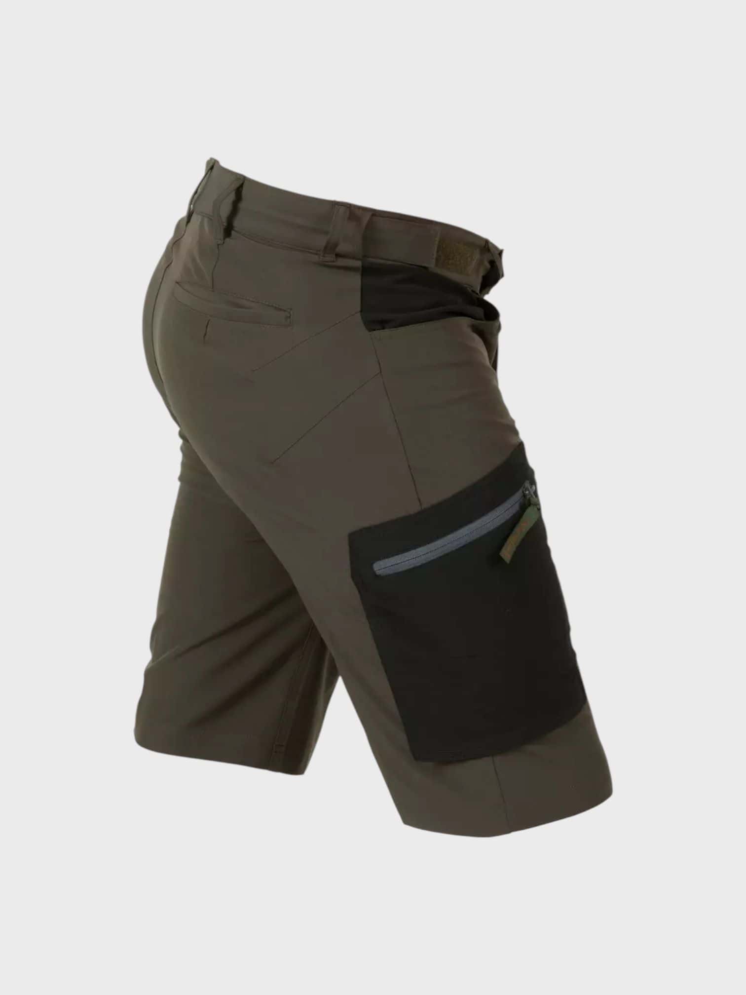 kamu-outdoors-product-tuotesivu_dovrefjellcomfortfitshortsitmiehet_7071217041097_41e6da2d8e45_2-photoroom.jpg