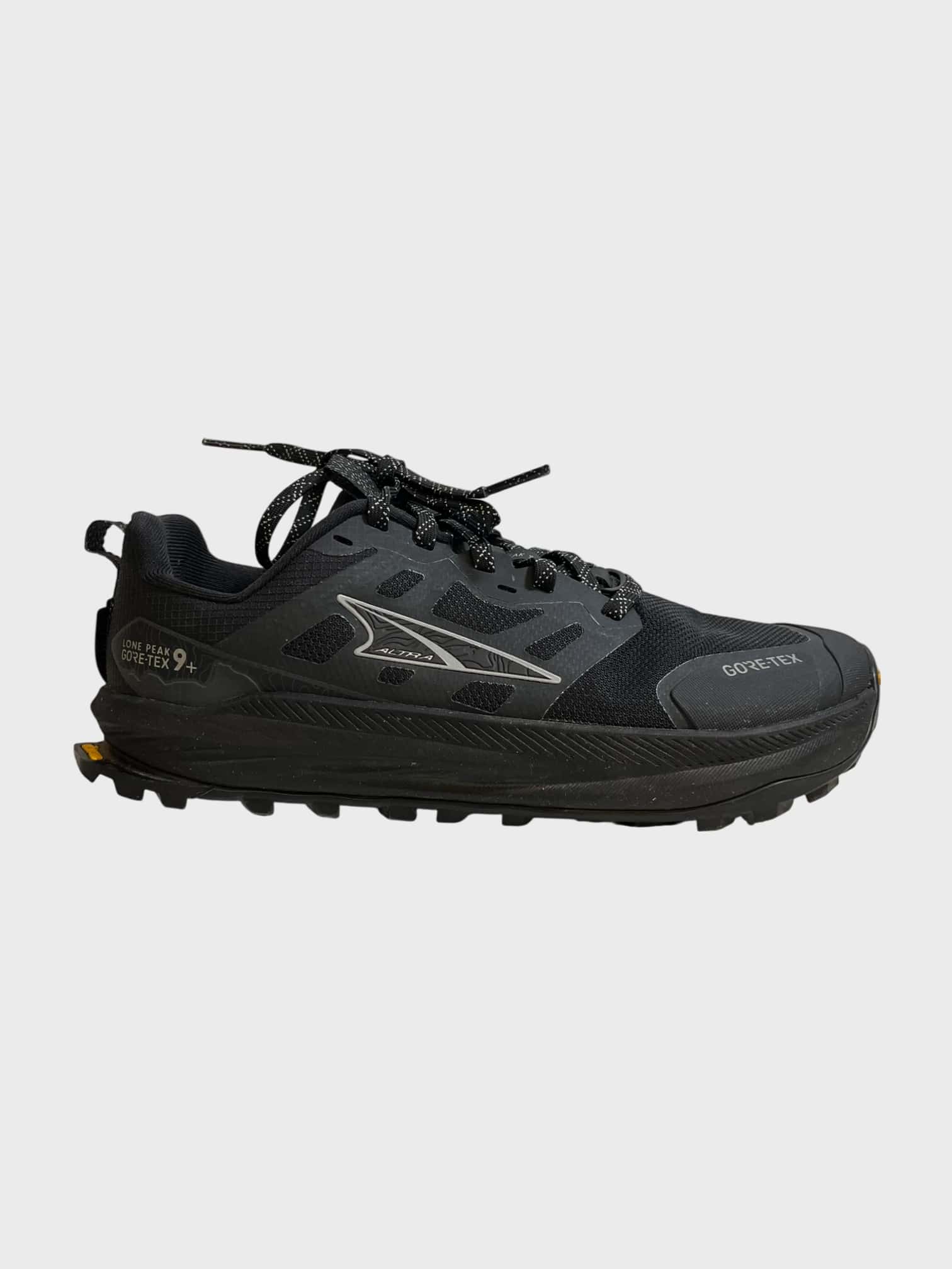 kamu-outdoors-product-altra-lone-peak-9-gtxx-naisten-ulkoilukengat-musta-1_processed.webp