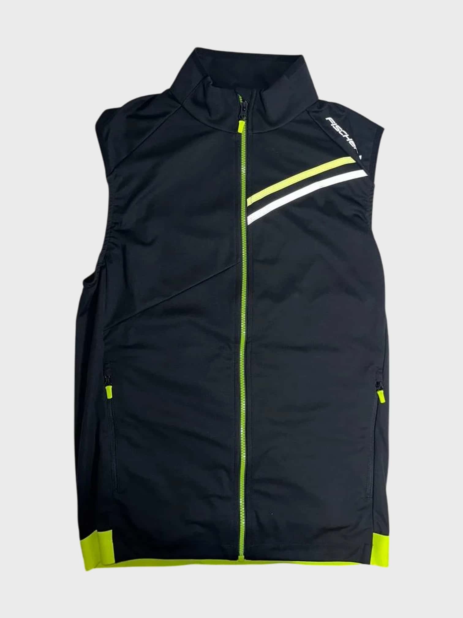 kamu-outdoors-product-ws-light-vest-musta-1_processed.webp
