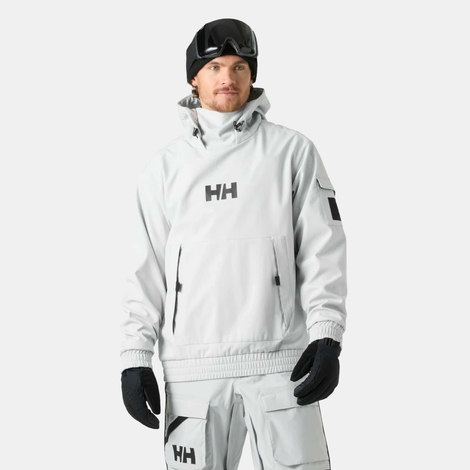 kamu-outdoors-product-ullr-d-ridable-hoodie-miesten-lasketteluhuppari-gray-fog-18_processed.webp