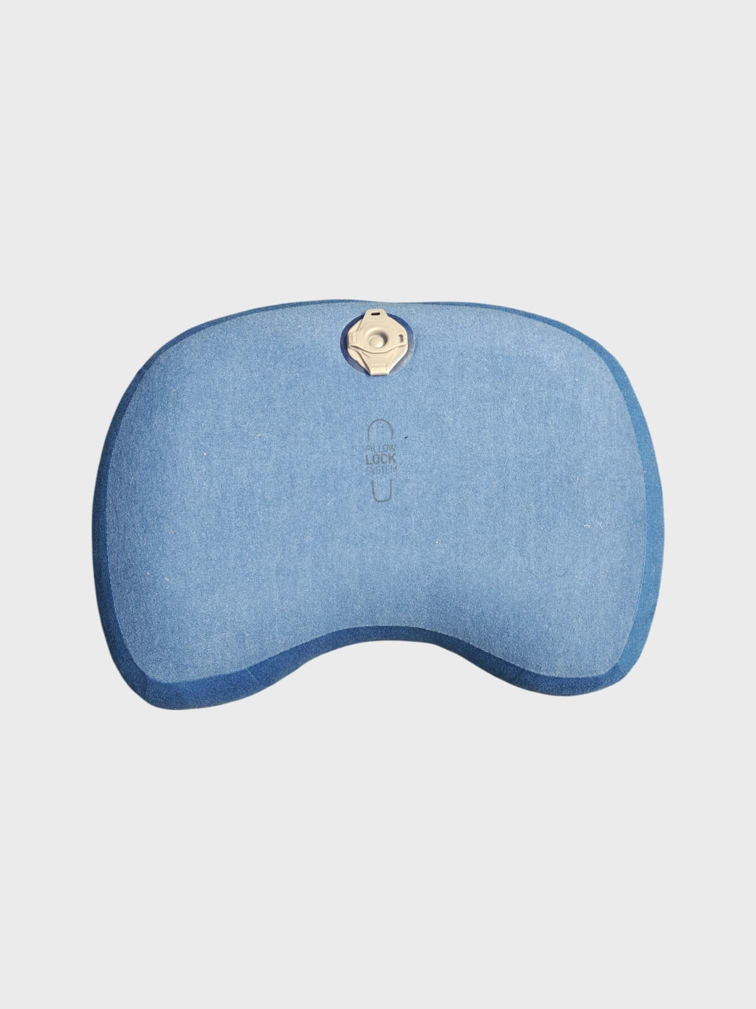 kamu-outdoors-product-aeros-pillow-premium-regular-sininen-3_processed.webp
