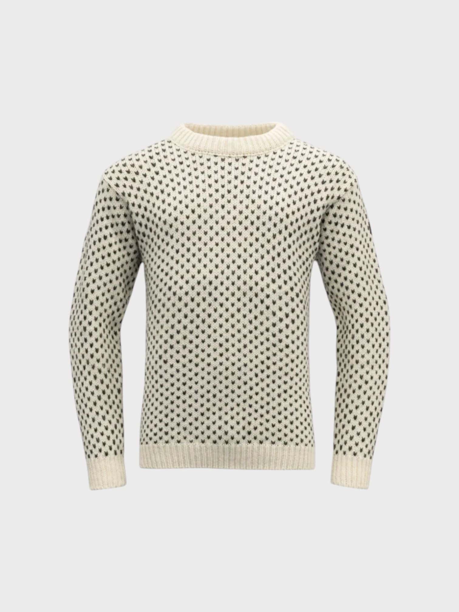 kamu-outdoors-product-villapaita-valkoinen-norjalainen-photoroom.jpg