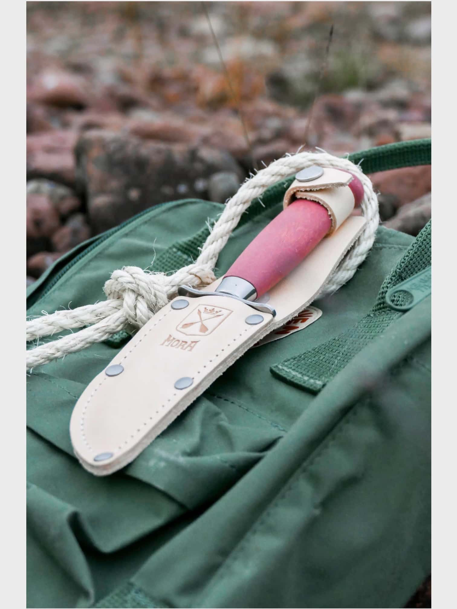 kamu-outdoors-product-scout-39-s-lingonberry-scout-39-safe-s-lingonberry_pe01-photoroom.jpg