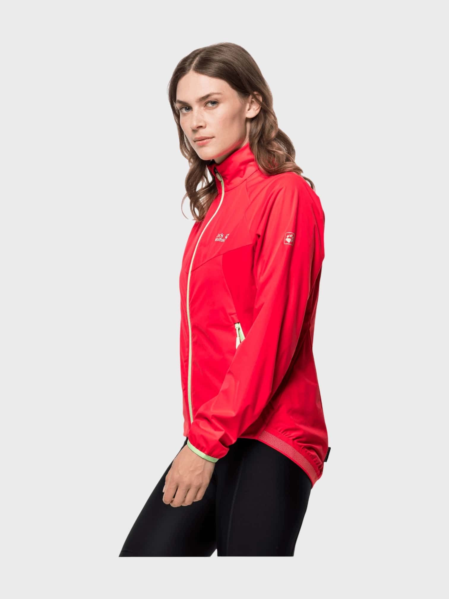 kamu-outdoors-product-tourer-naisten-softshell-takki-tulip-red-4_processed.webp