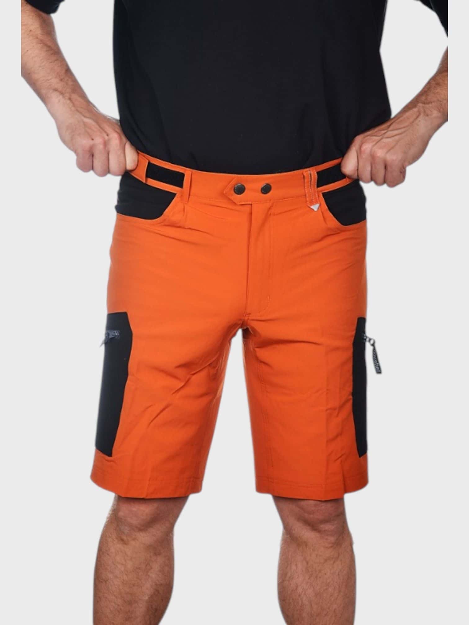 kamu-outdoors-product-tuotesivu_dovrefjellcomfortfitshortsitmiehet_7071217030305_40e7e8455632_1-photoroom.jpg