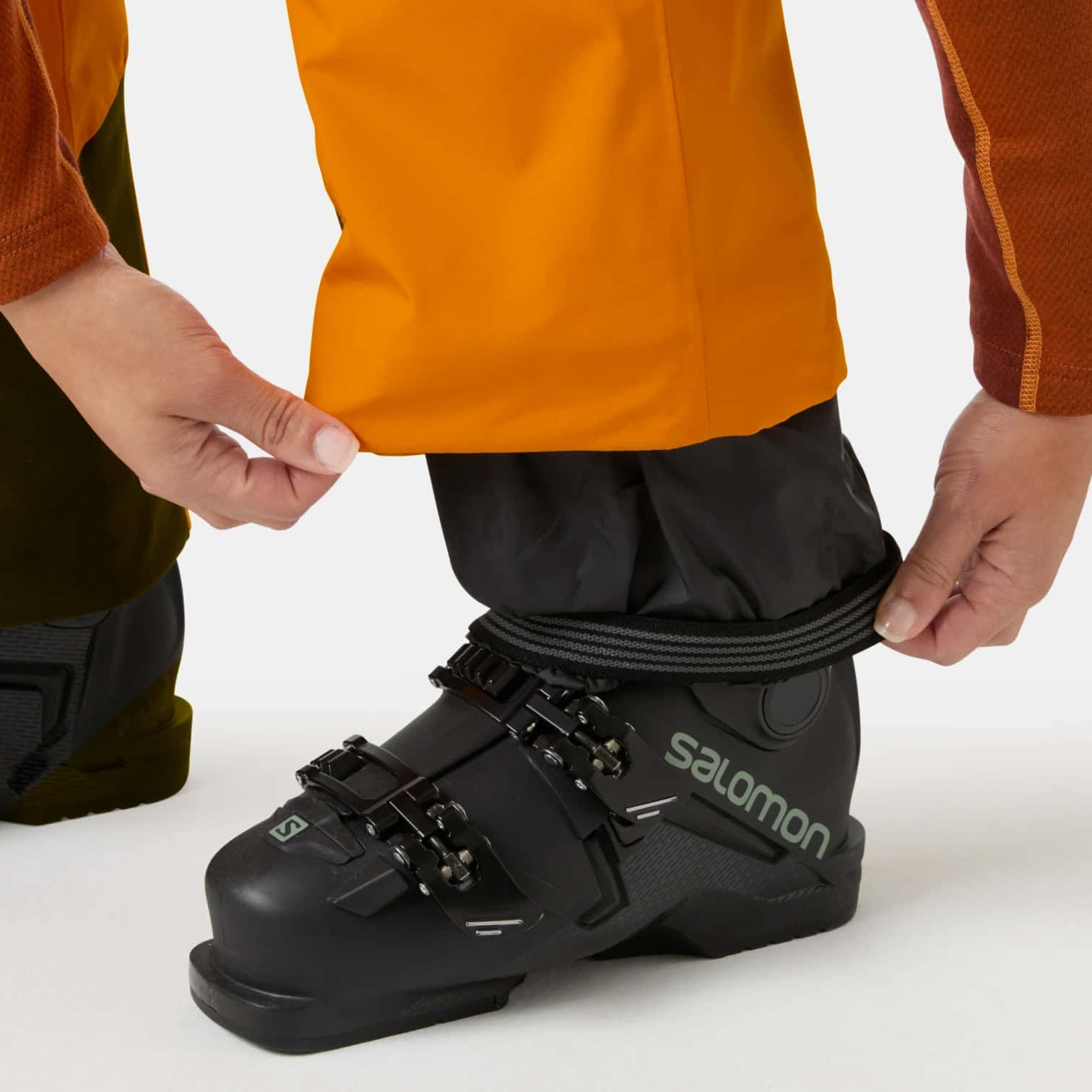 kamu-outdoors-product-w-legendary-insulated-bib-pant-naisten-lasketteluhousut-ignite-orange-18_processed.webp