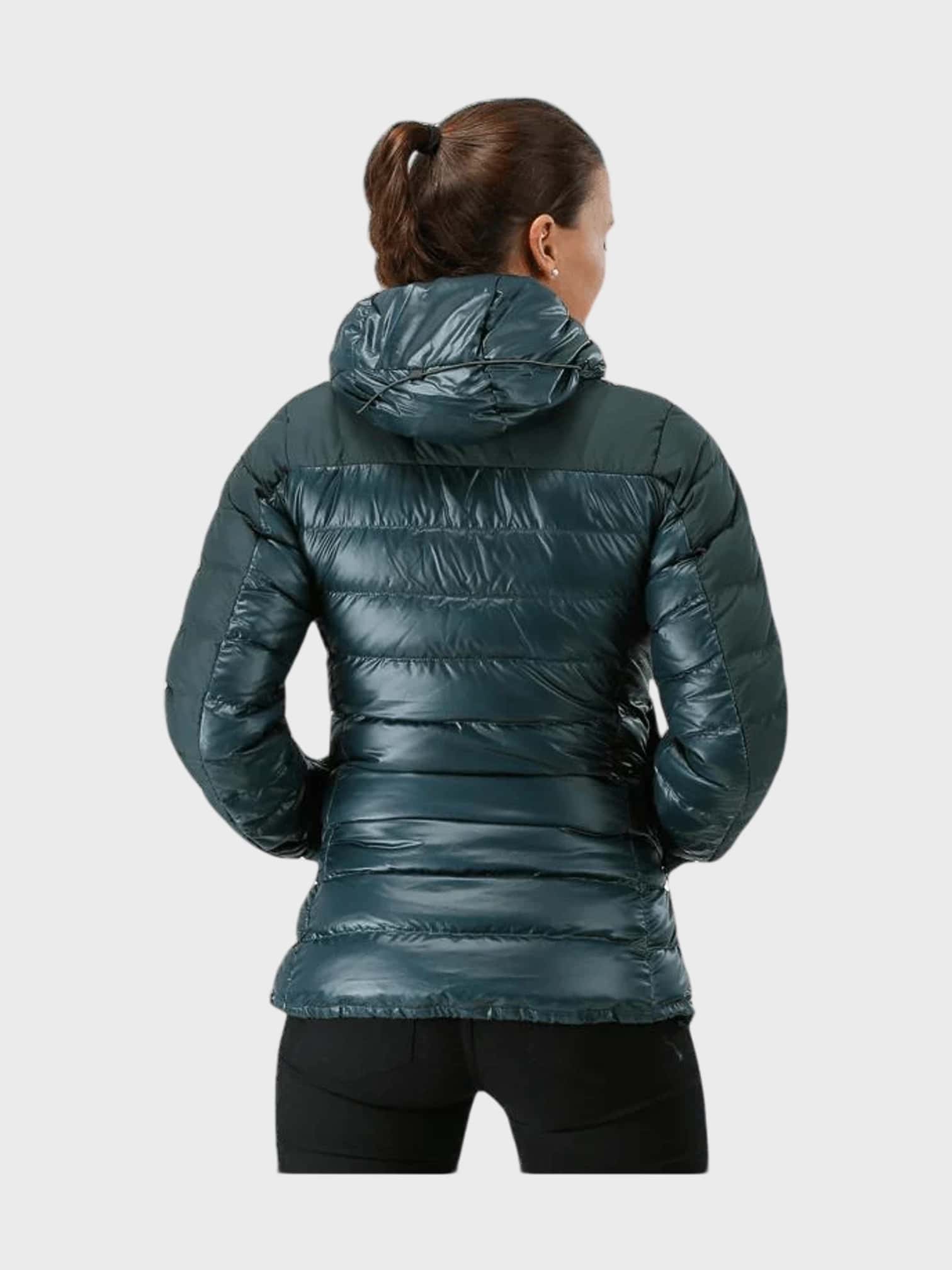 kamu-outdoors-product-bivvy-down-hood-women-mineral-8_processed.webp
