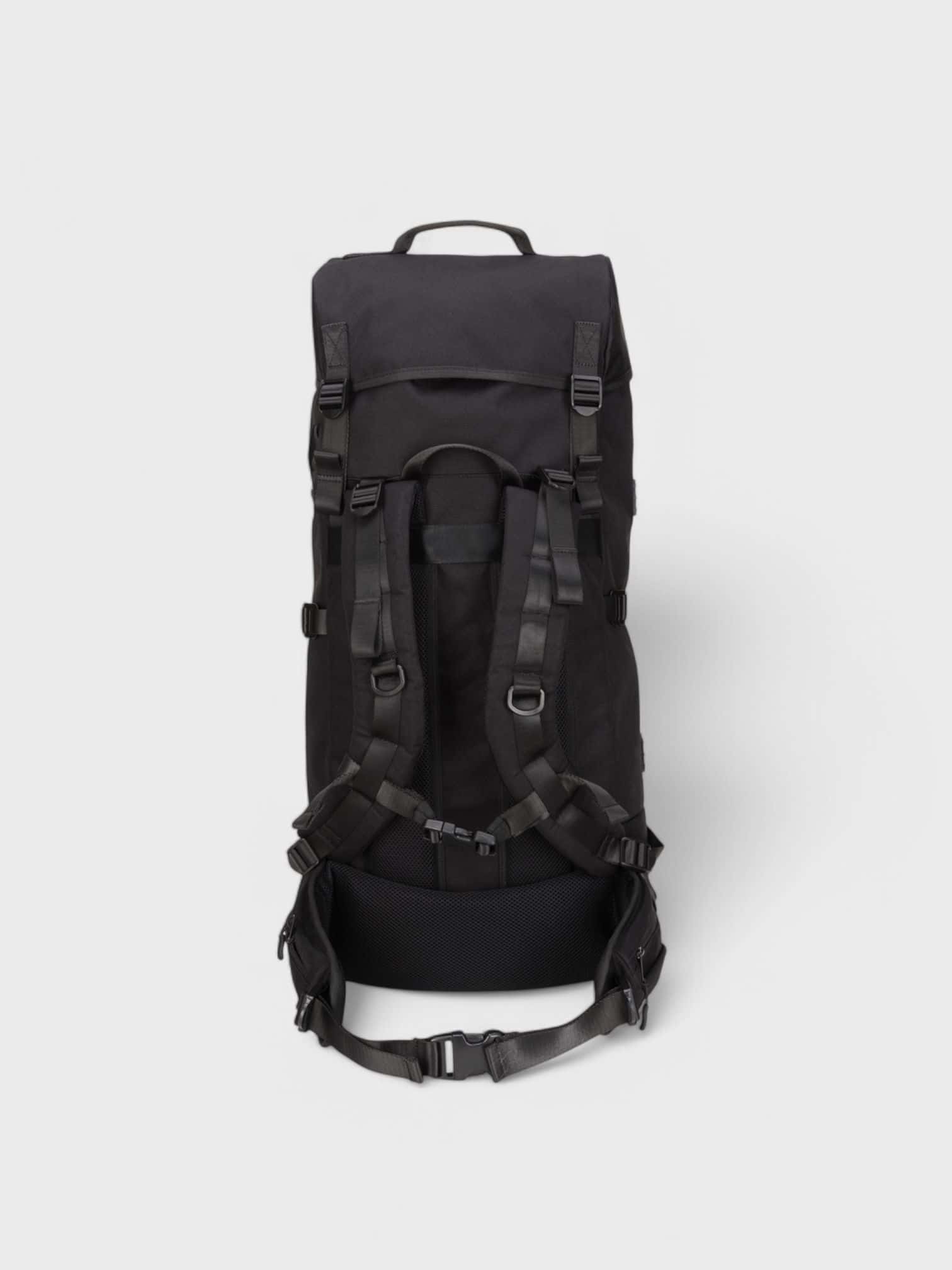kamu-outdoors-product-affixmustarinkka55l_6429810752154_38ac1c755097_2-photoroom.jpg