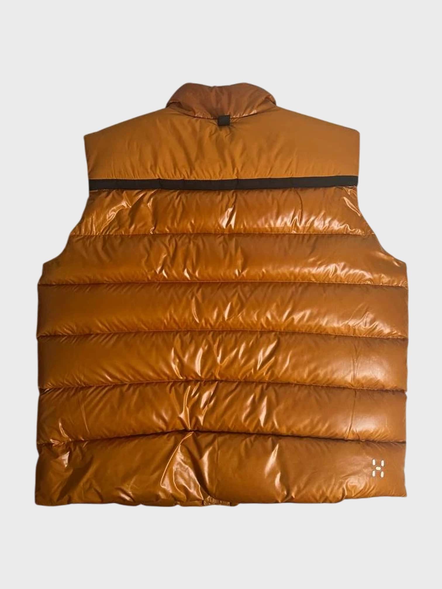 kamu-outdoors-product-untuvaliivi-ruskea-2_processed.webp