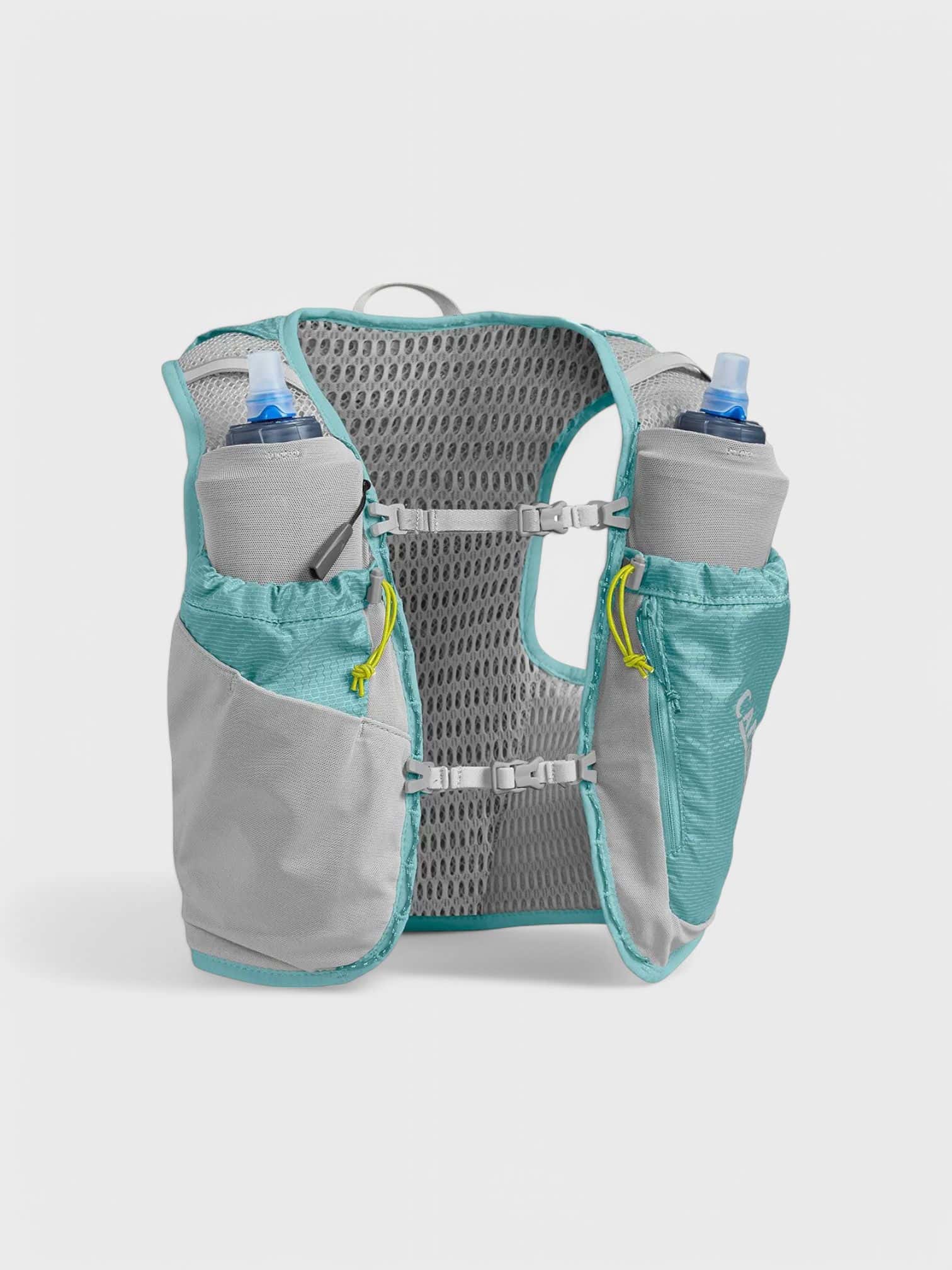 kamu-outdoors-product-camelbak-ultra-pro-naisten-juoksuliivi-photoroom.jpg