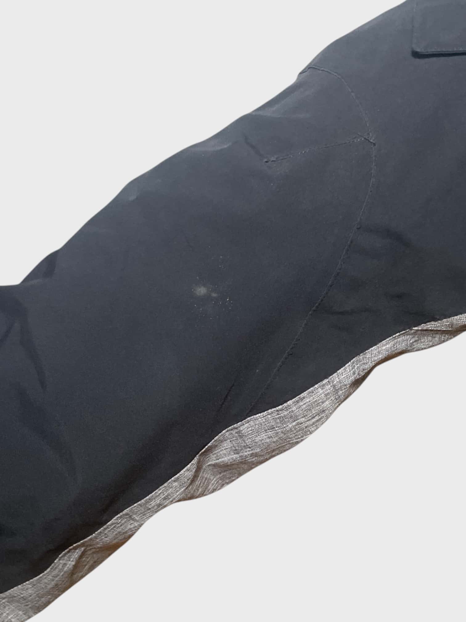 kamu-outdoors-product-image-musta-harmaa-riq2h.jpg