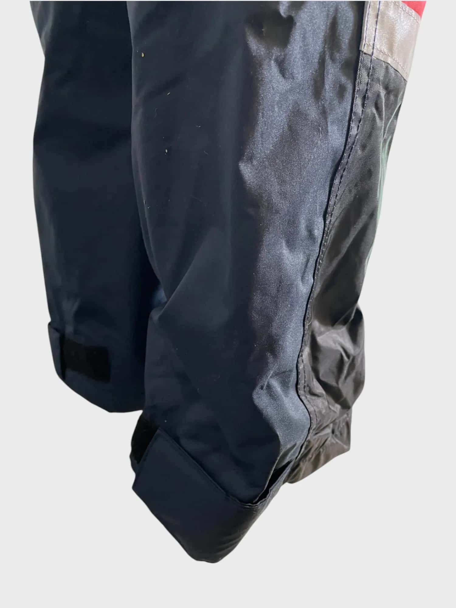kamu-outdoors-product-image-sinimustapuna-kxy8l.webp
