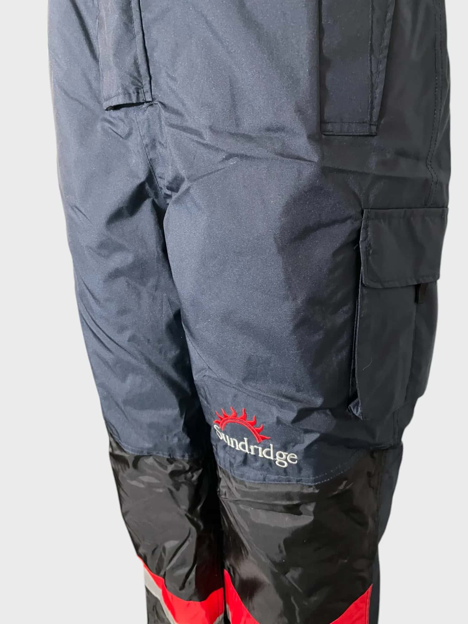 kamu-outdoors-product-image-sinimustapuna-orudy.webp