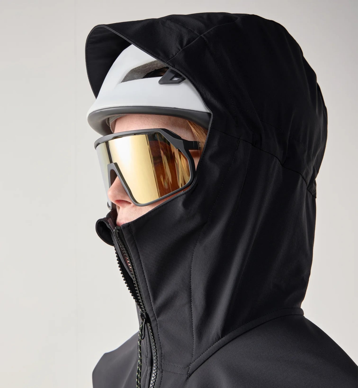 kamu-outdoors-product-roc-sight-softshell-ii-jacket-women-naisten-kuoritakki-true-black-13_processed.webp