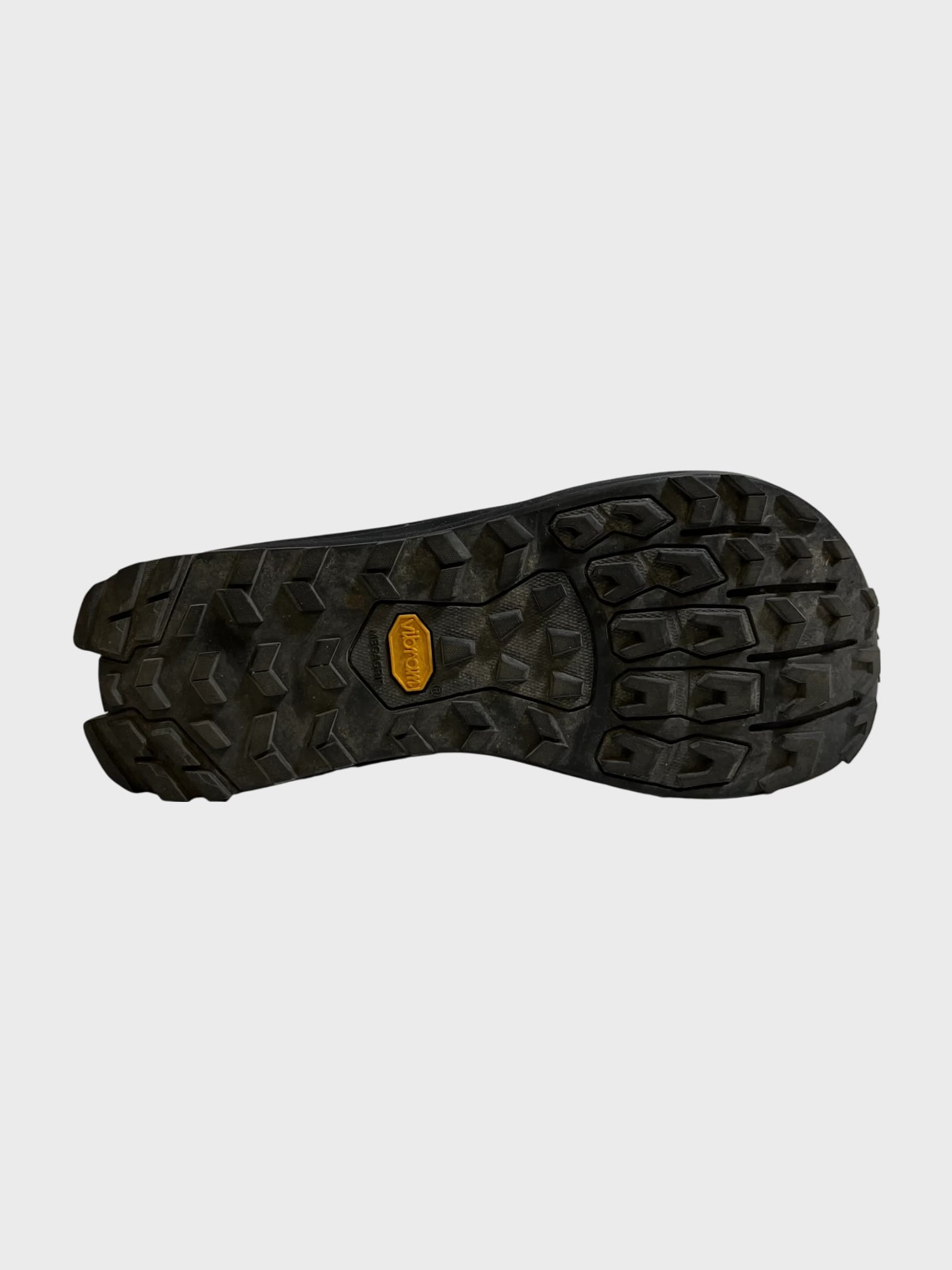 kamu-outdoors-product-altra-lone-peak-9-gtxx-naisten-ulkoilukengat-musta-2_processed.webp