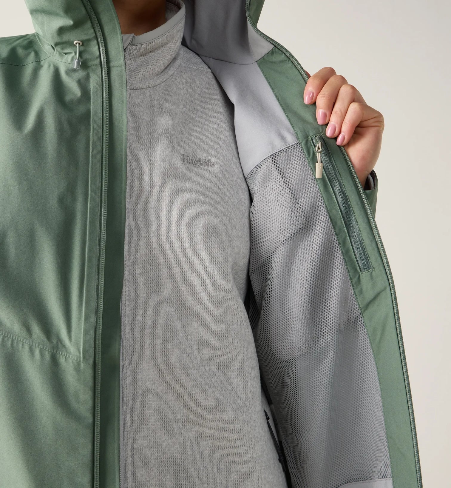 kamu-outdoors-product-zodiac-iii-jacket-women-naisten-kuoritakki-chlorophyll-green-11_processed.webp