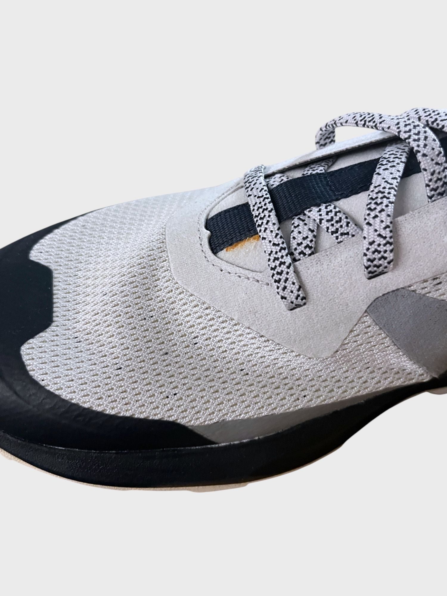 kamu-outdoors-product-salomon-sample-sho-photoroom.jpg