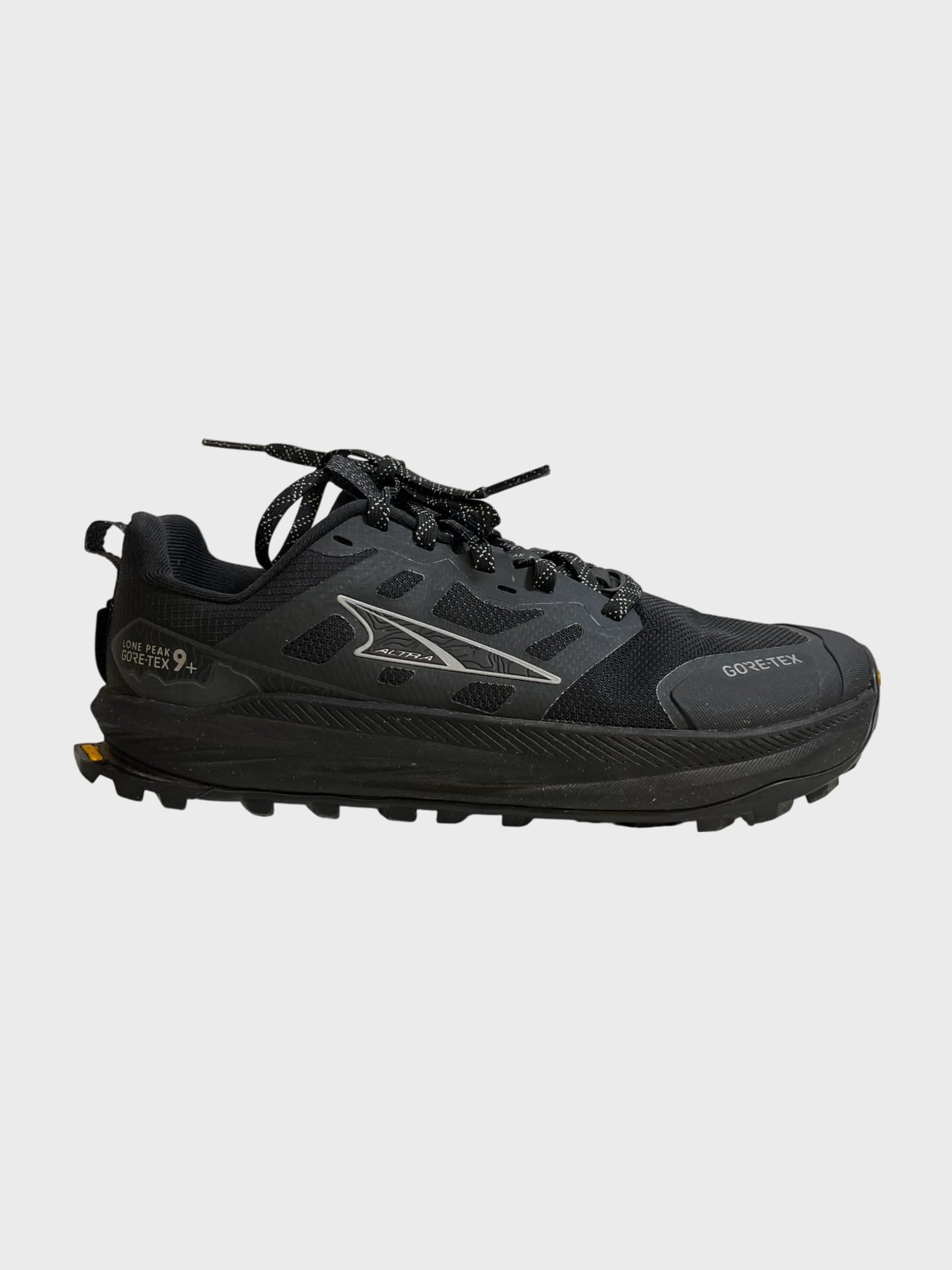 kamu-outdoors-product-altra-lone-peak-9-gtxx-naisten-ulkoilukengat-musta-1_processed.webp