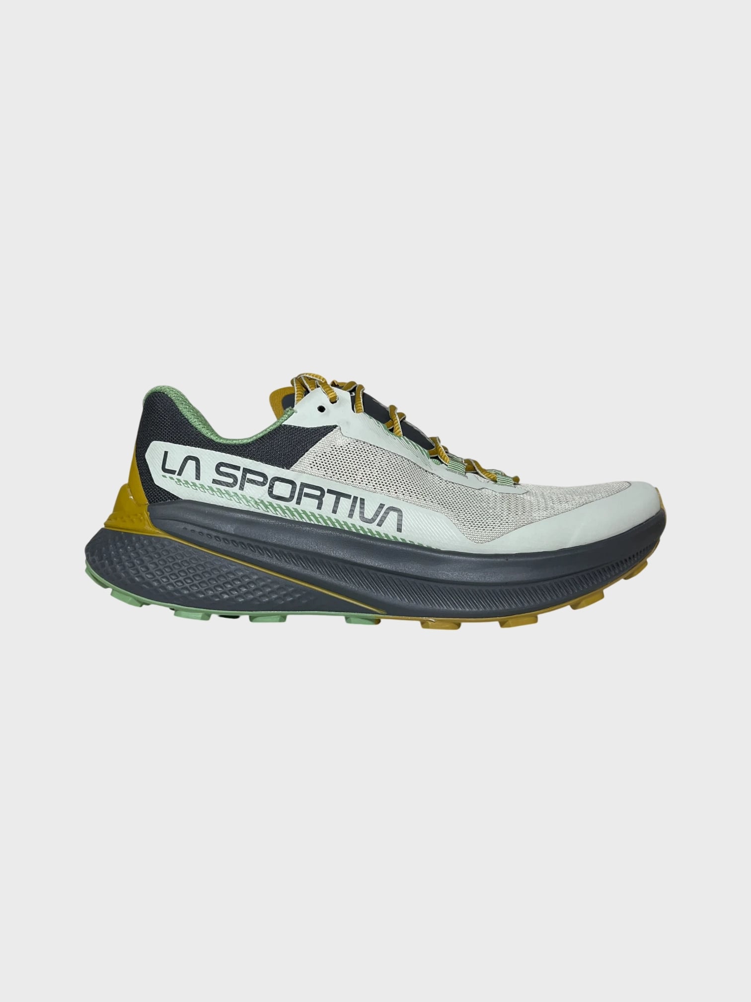 kamu-outdoors-product-prodigio-naisten-polkujuoksukengat-mineralcarbon-25_processed.webp