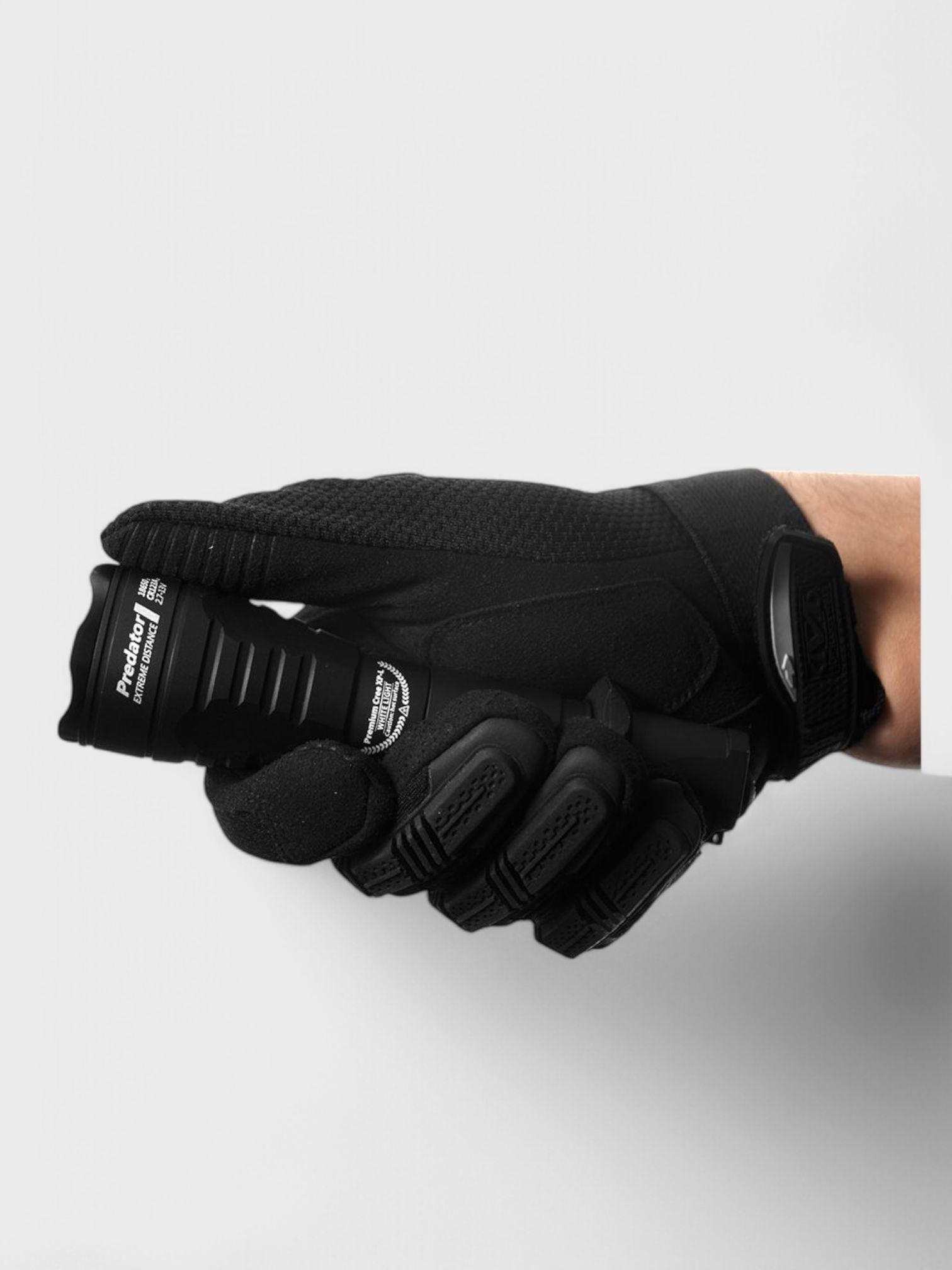 kamu-outdoors-product-armytek-predator3.jpg