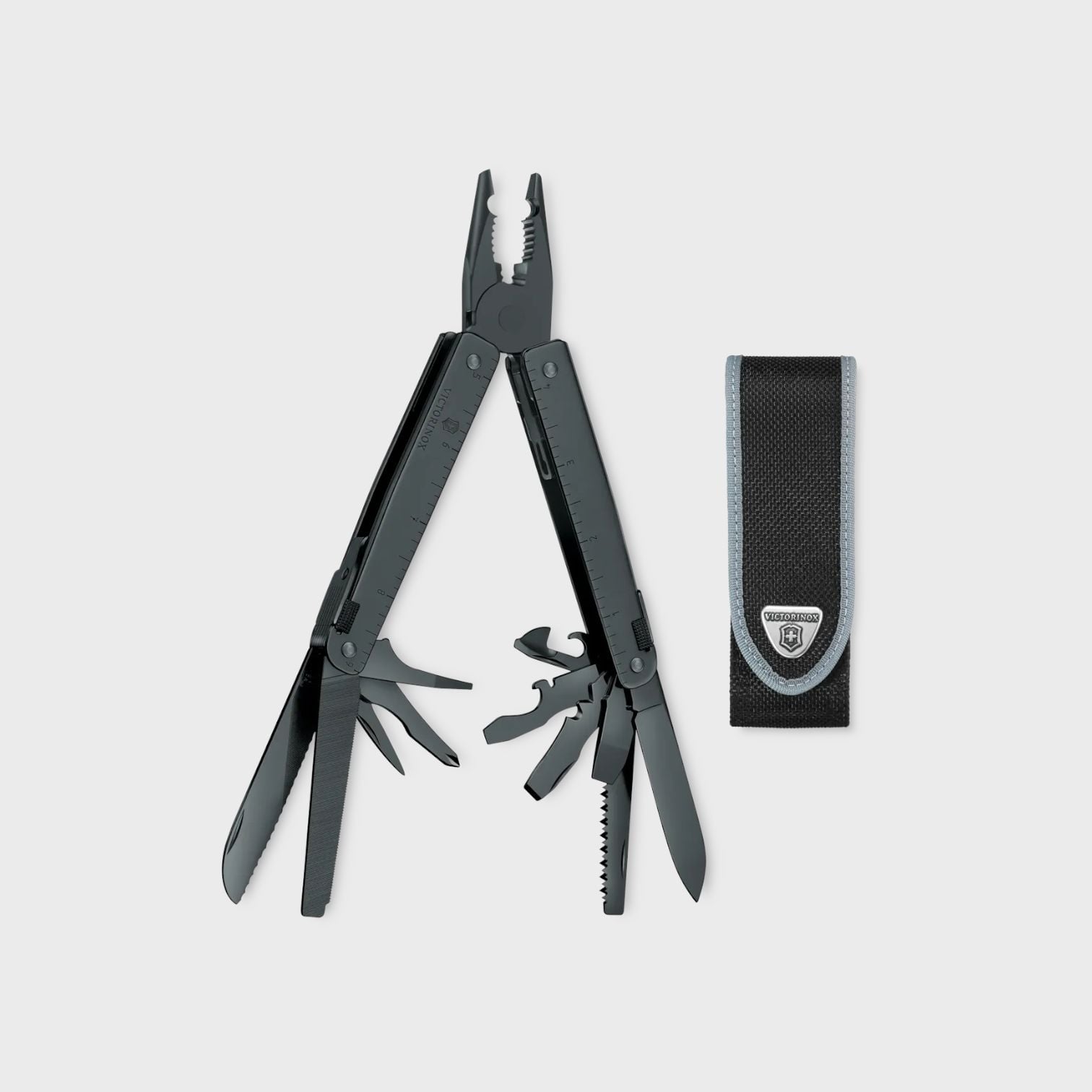 kamu-outdoors-product-victorinox_monitoimityokalu-photoroom.jpg