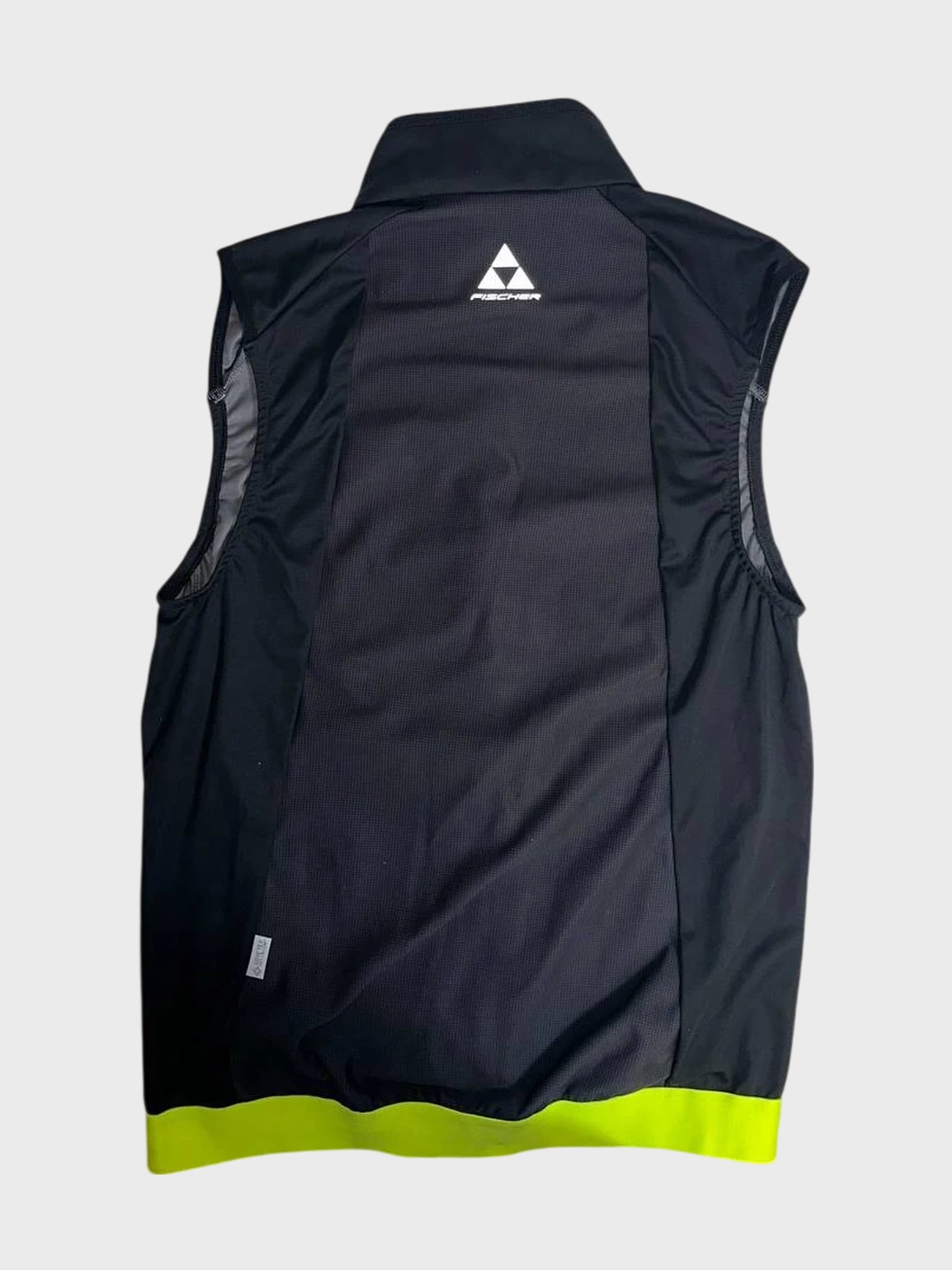 kamu-outdoors-product-ws-light-vest-musta-2_processed.webp