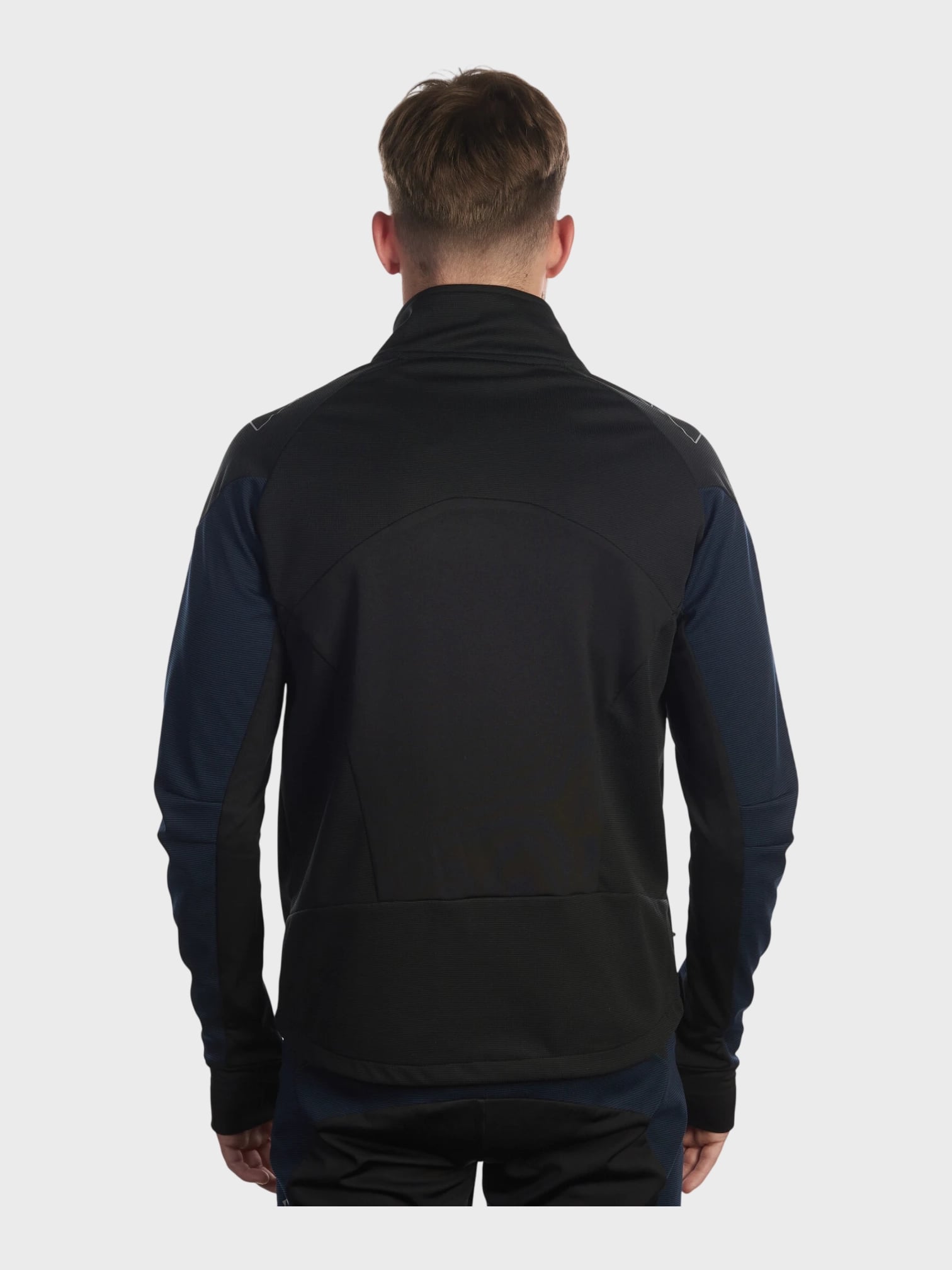 kamu-outdoors-product-asarna-30-softshell-miesten-takki-blacknavy-2_processed.webp