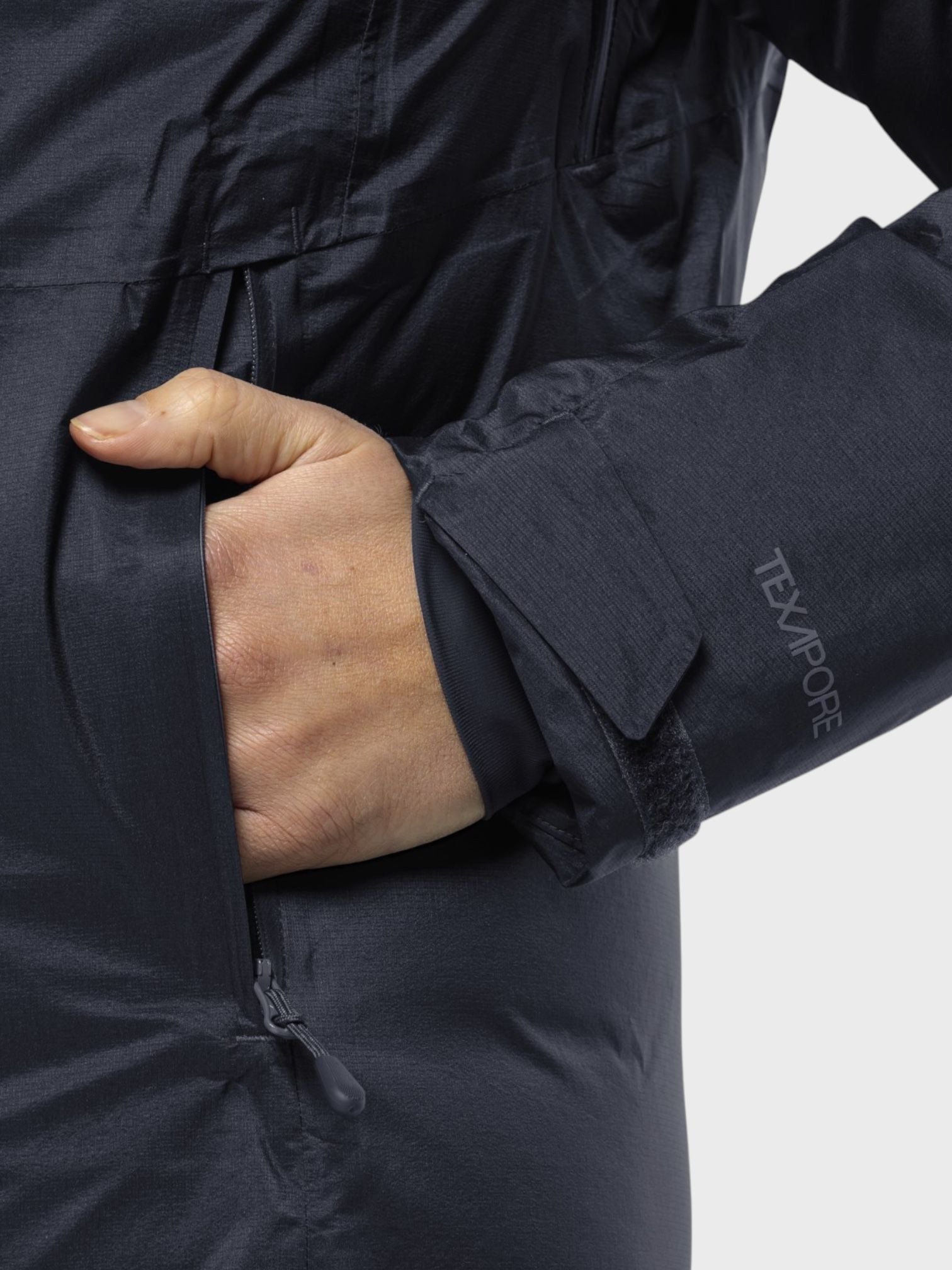 kamu-outdoors-product-jack-wolfskin-cyrox-2l-womens-down-jacket-graphite-5-1518063-photoroom.jpg