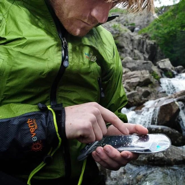 kamu-outdoors-product-waterproof_phone_case_-_mini_-_aquapac-2604337jpg.jpg
