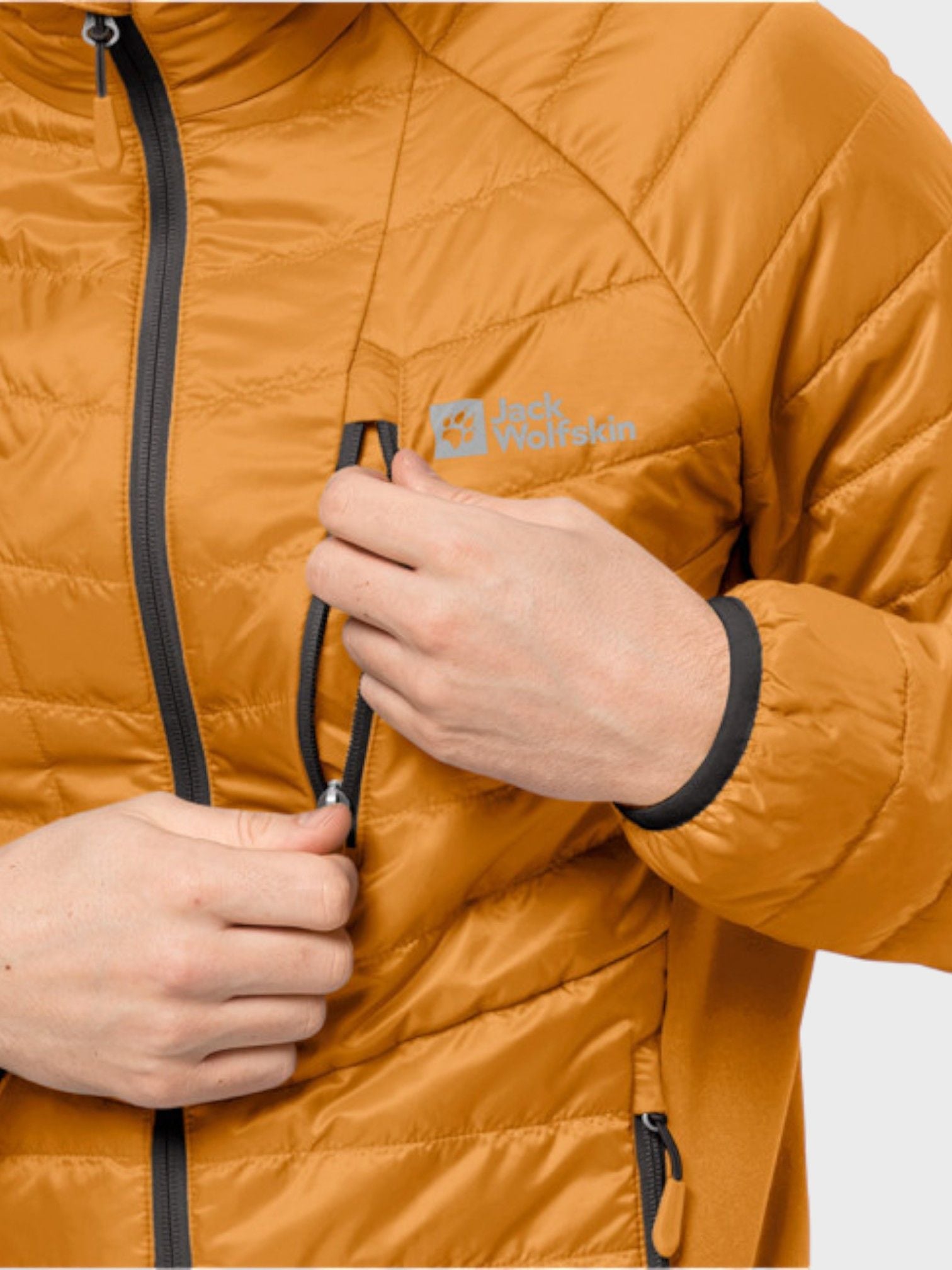 kamu-outdoors-product-jack-wolfskin-miesten-syystakki3.jpg