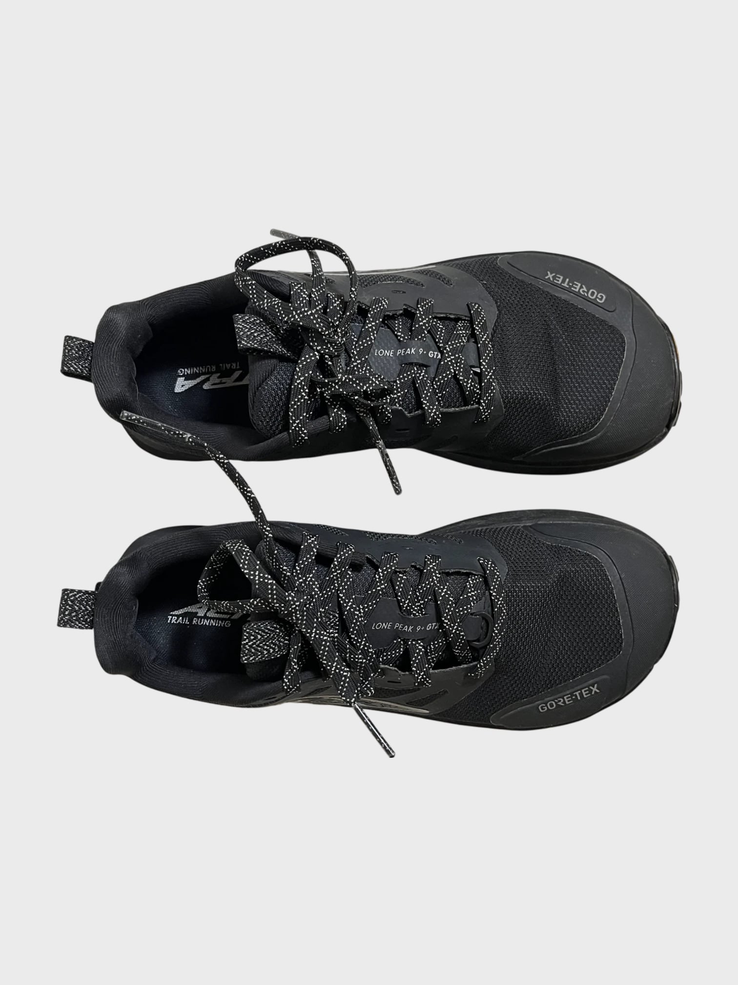 kamu-outdoors-product-altra-lone-peak-9-gtxx-naisten-ulkoilukengat-musta-6_processed.webp