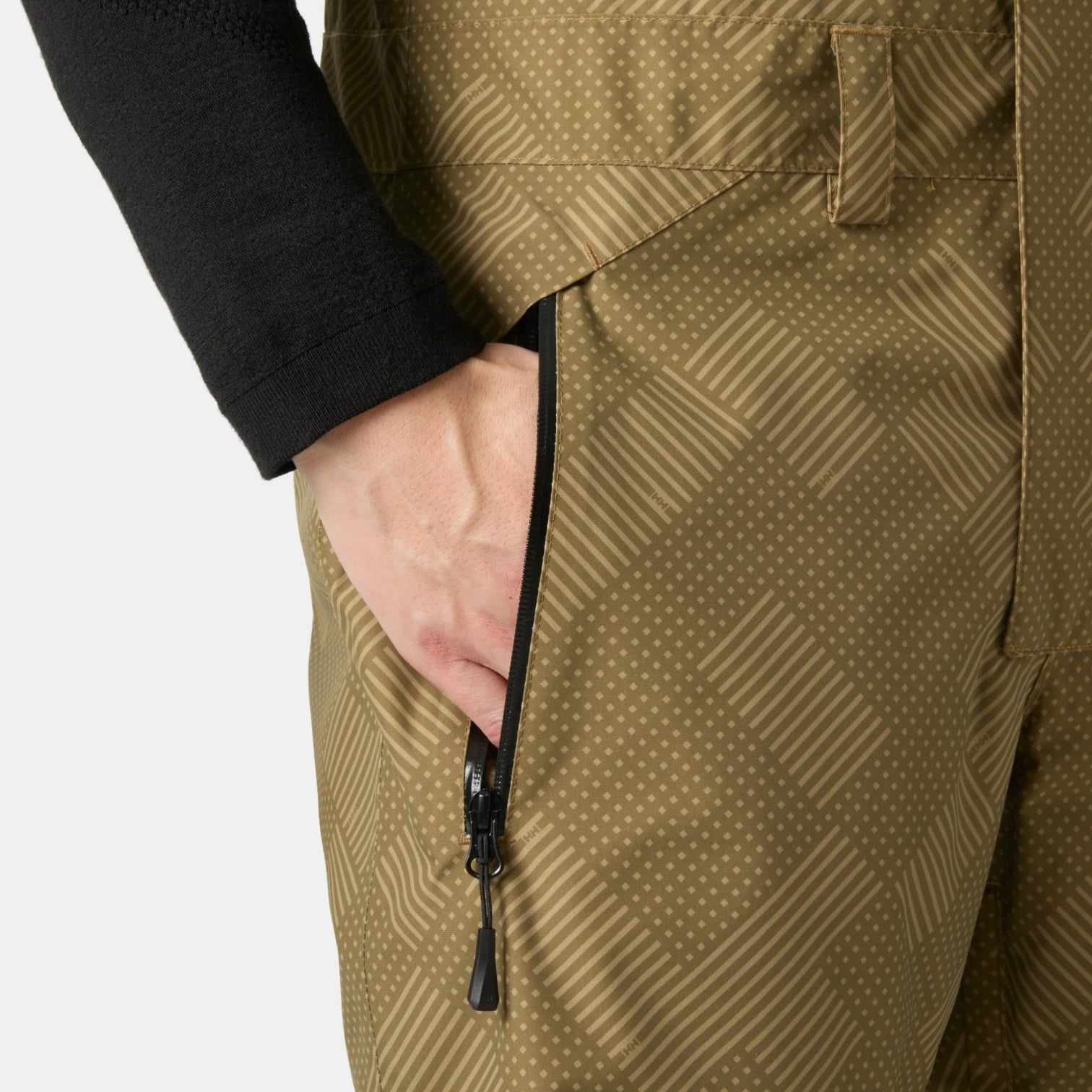 kamu-outdoors-product-legendary-insulated-bib-pant-miesten-lasketteluhousut-elmwood-6_processed.webp