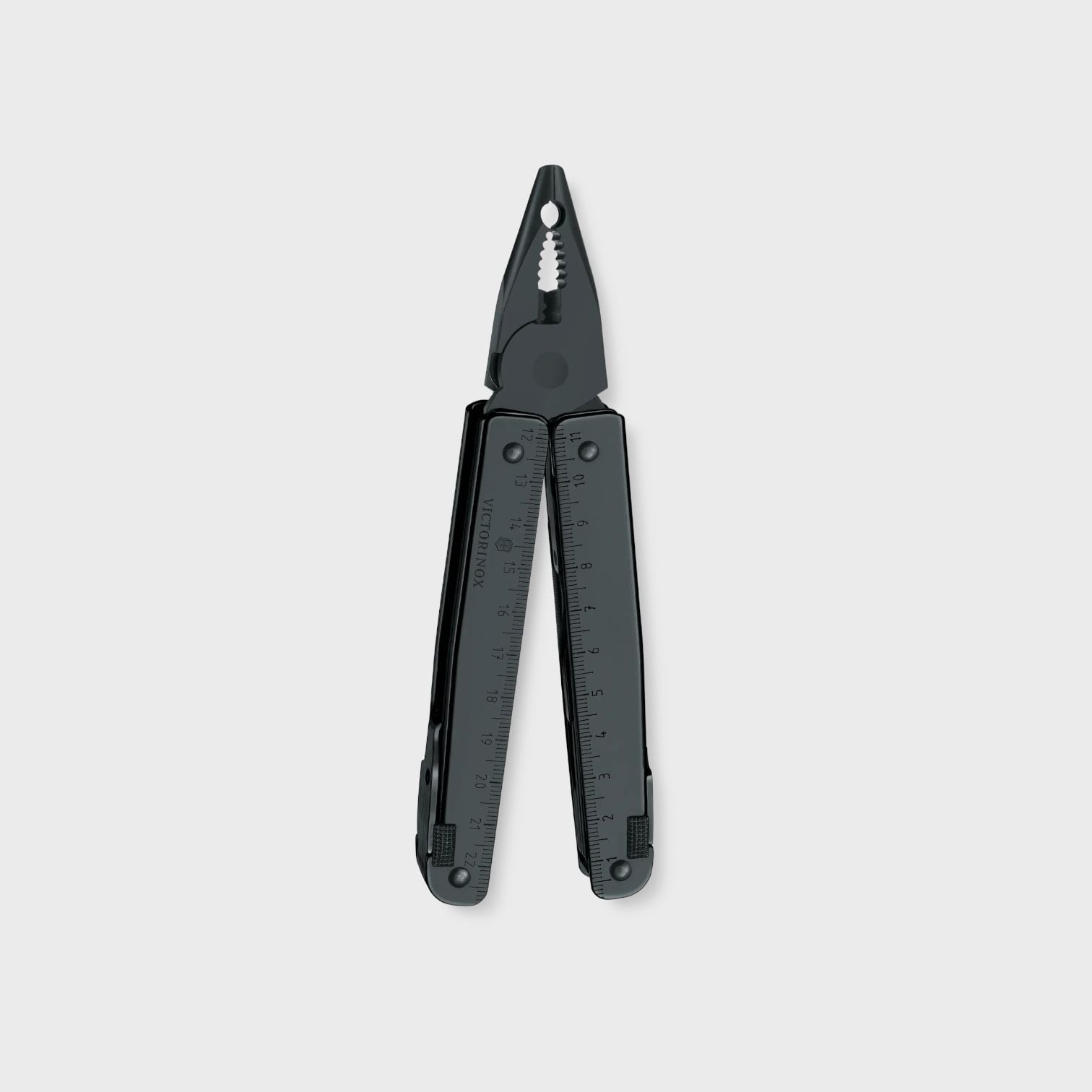 kamu-outdoors-product-victorinox_monitoimityokalu3-photoroom.jpg