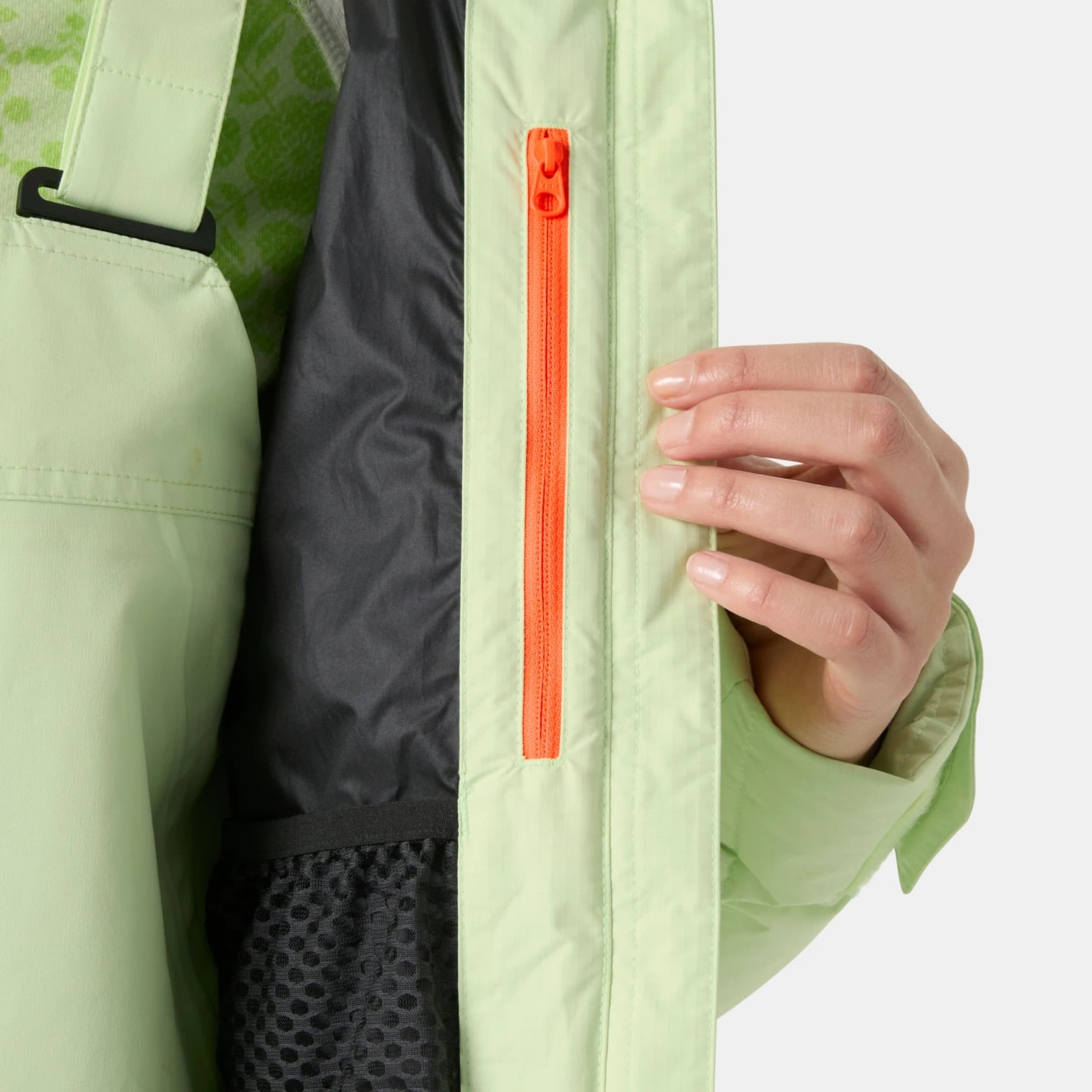 kamu-outdoors-product-w-emiko-ridable-puffy-jacket-naisten-takki-washed-lime-7_processed.webp