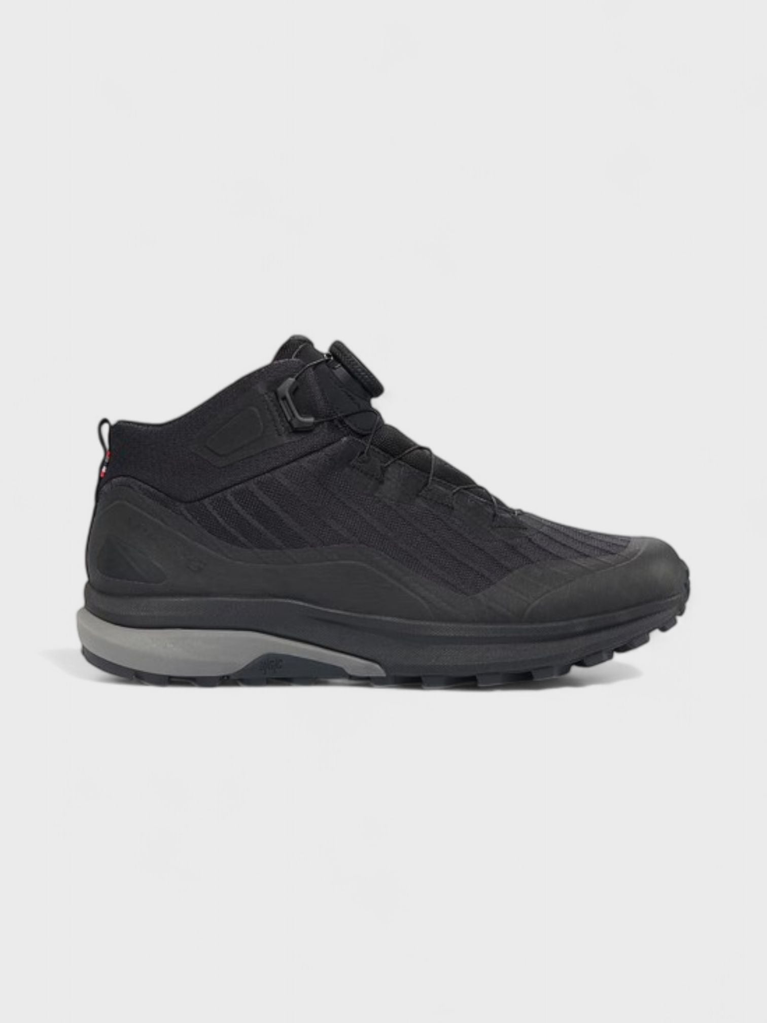 kamu-outdoors-product-viking_trail_goretex_vaelluskengat6.jpg