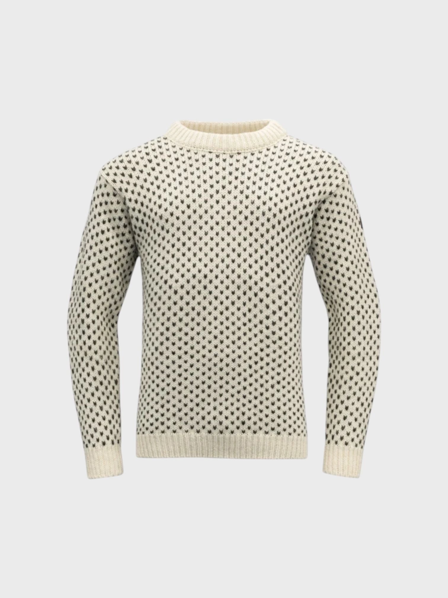 kamu-outdoors-product-villapaita-valkoinen-norjalainen-photoroom.jpg
