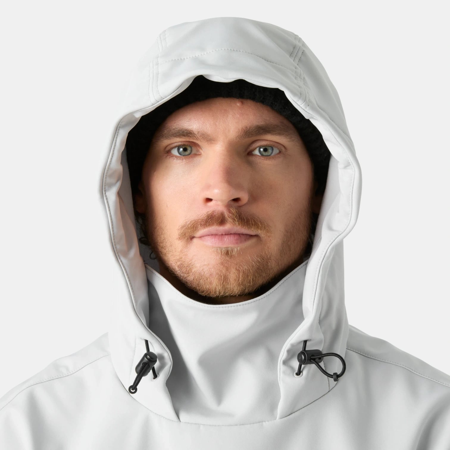 kamu-outdoors-product-ullr-d-ridable-hoodie-miesten-lasketteluhuppari-gray-fog-16_processed.webp