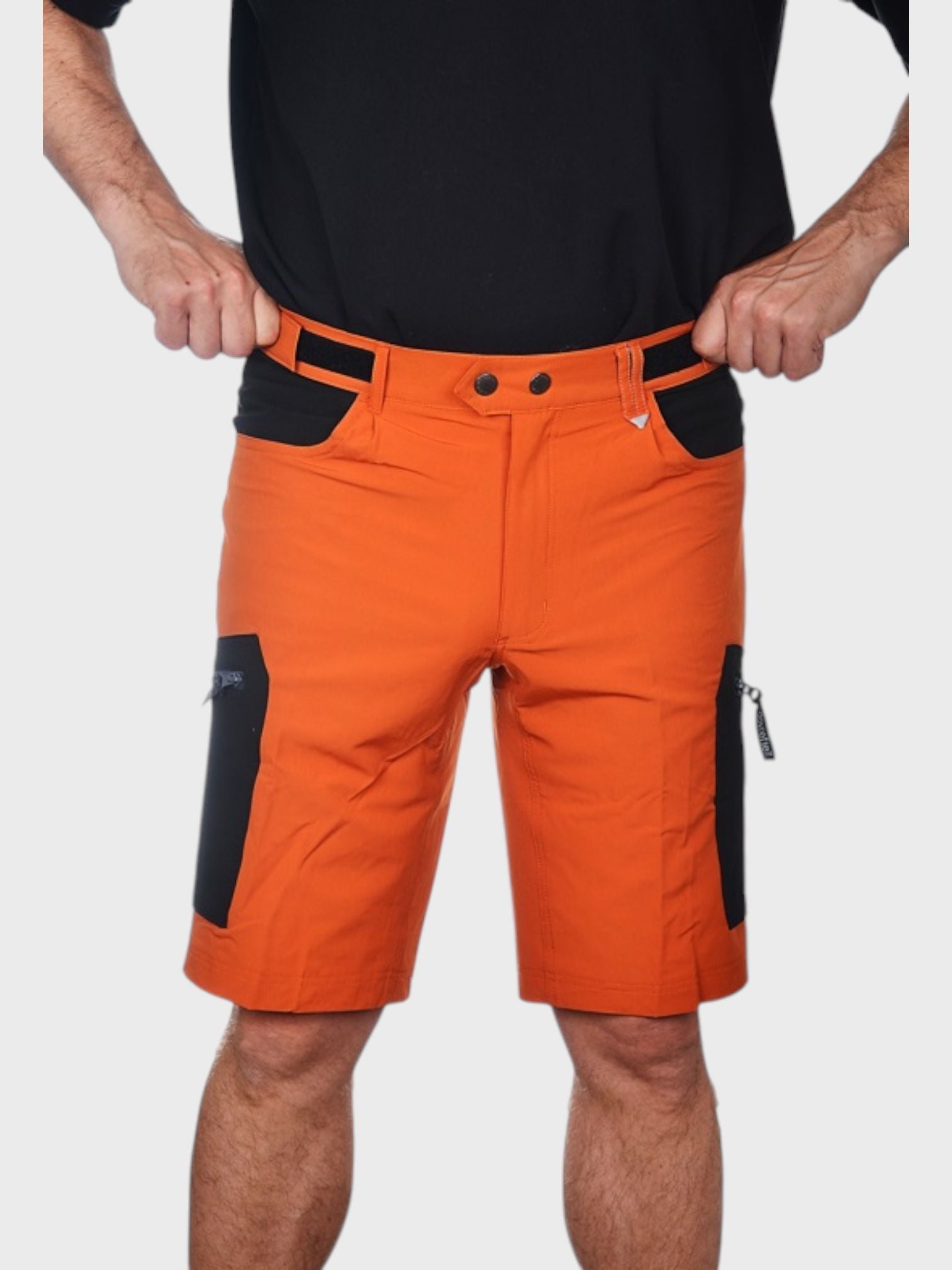 kamu-outdoors-product-tuotesivu_dovrefjellcomfortfitshortsitmiehet_7071217030305_40e7e8455632_1-photoroom.jpg