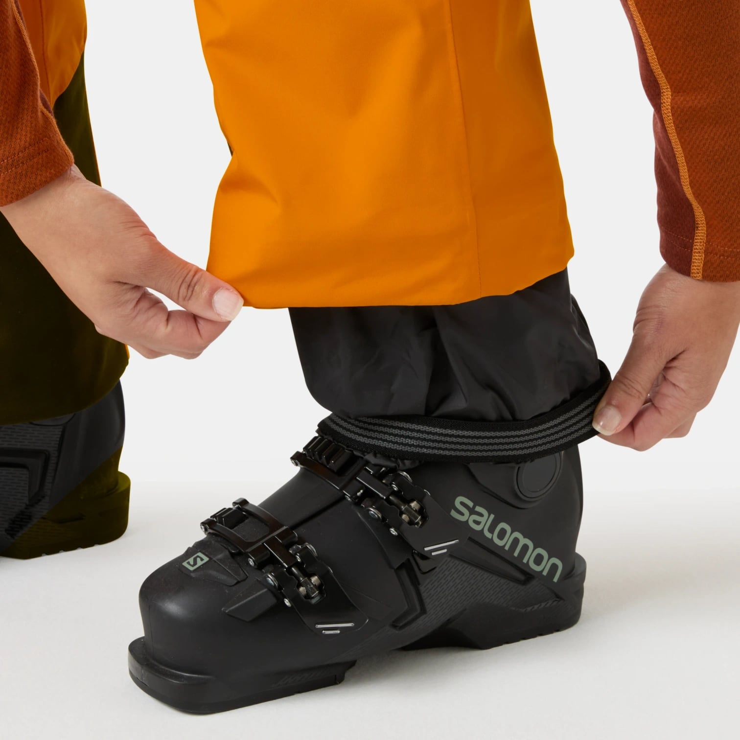 kamu-outdoors-product-w-legendary-insulated-bib-pant-naisten-lasketteluhousut-ignite-orange-18_processed.webp
