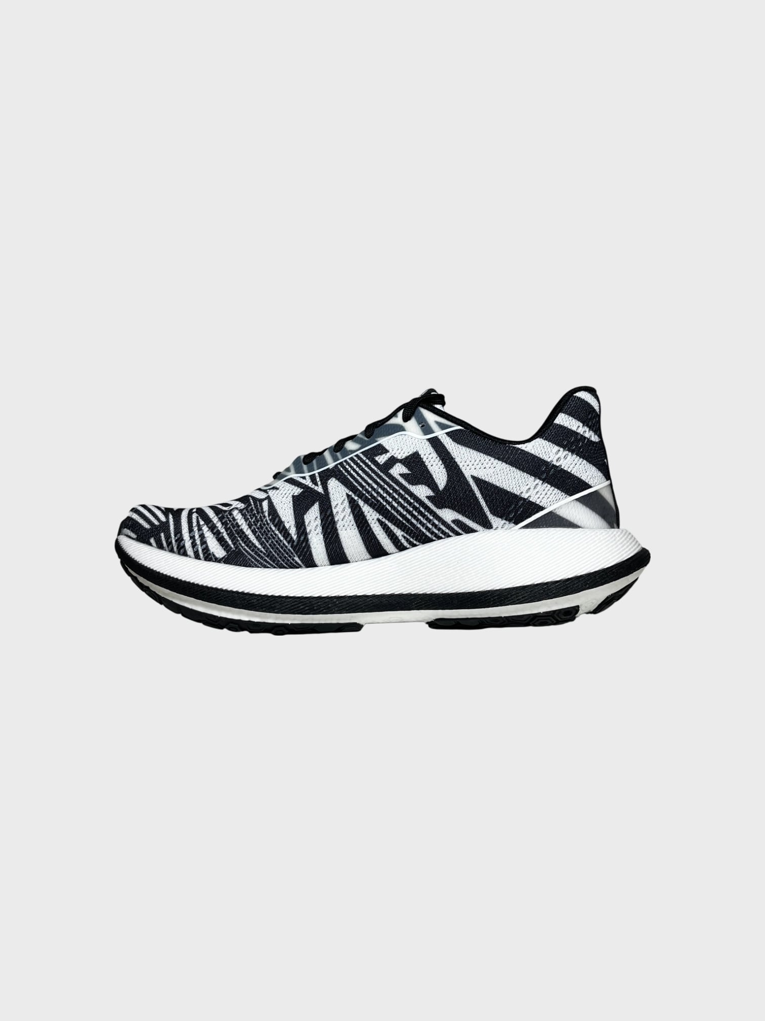 kamu-outdoors-product-pacer-2-m-miesten-juoksukengat-black-multi-3_processed.webp