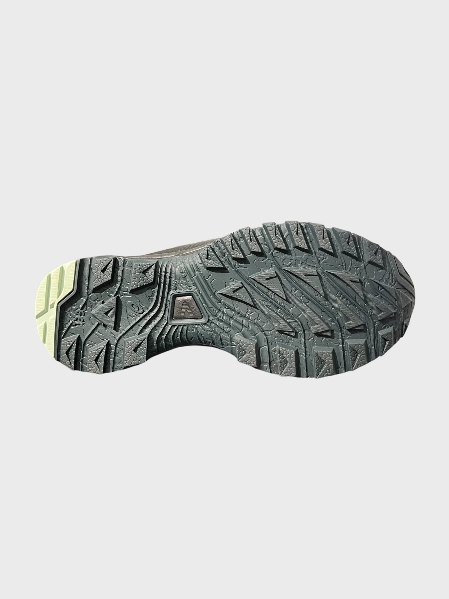 kamu-outdoors-product-trail-fuse-w-true-blackmineral-4_processed.webp