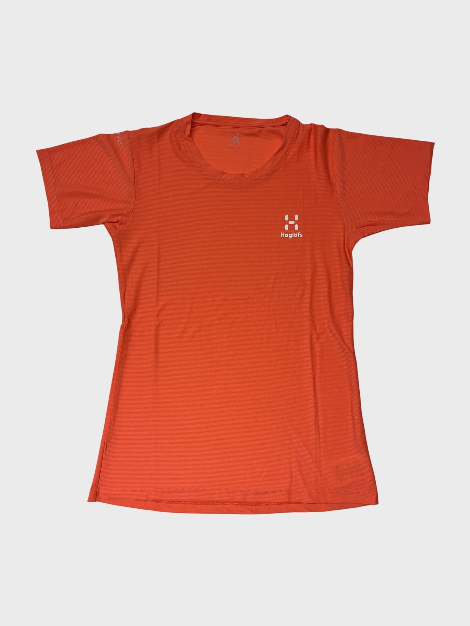 kamu-outdoors-product-lim-tech-tee-women-coral-pink-3_processed.webp