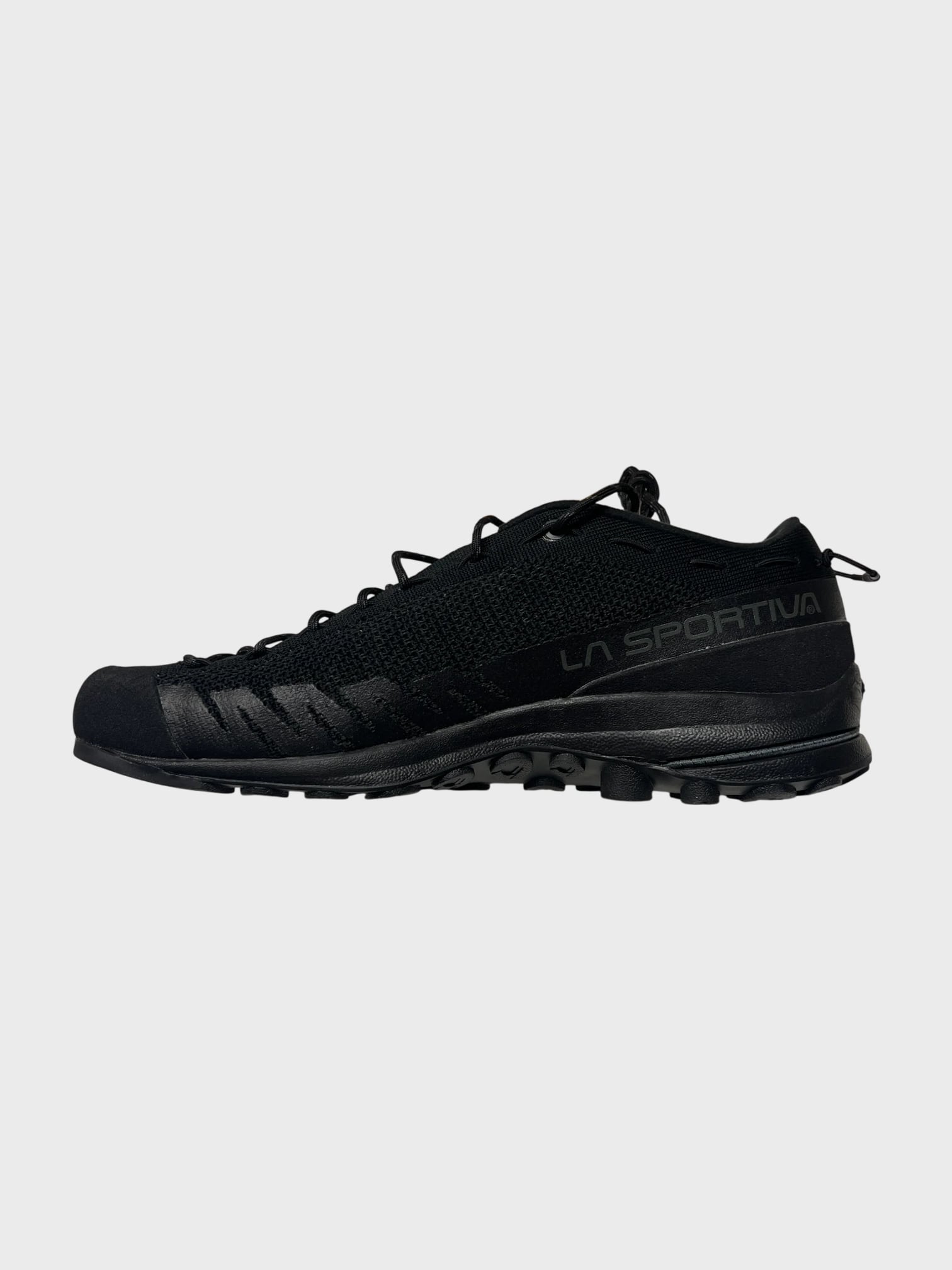 kamu-outdoors-product-tx2-approach-kengat-black-2_processed.webp