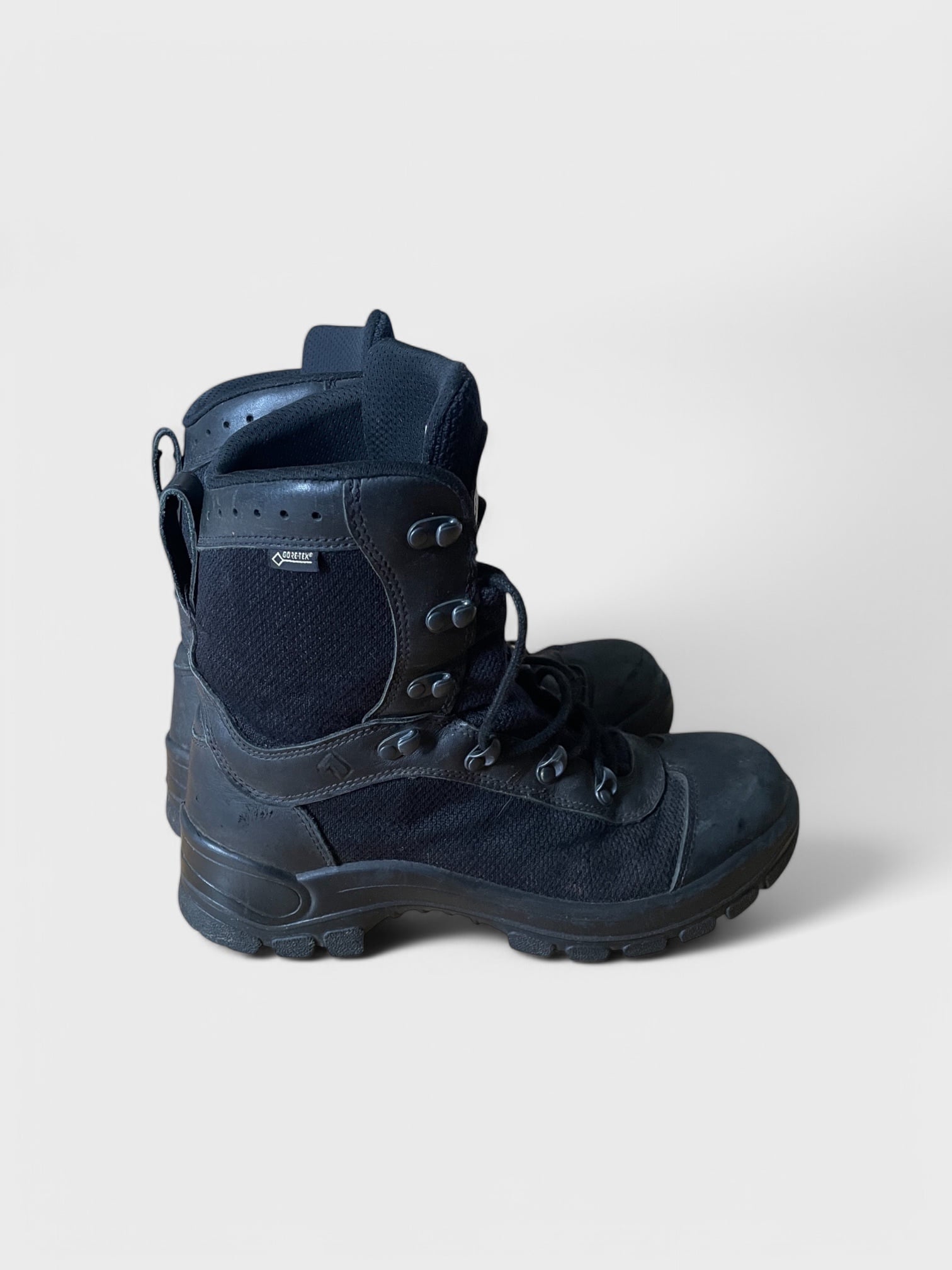 kamu-outdoors-product-image-musta-eipgn.jpg