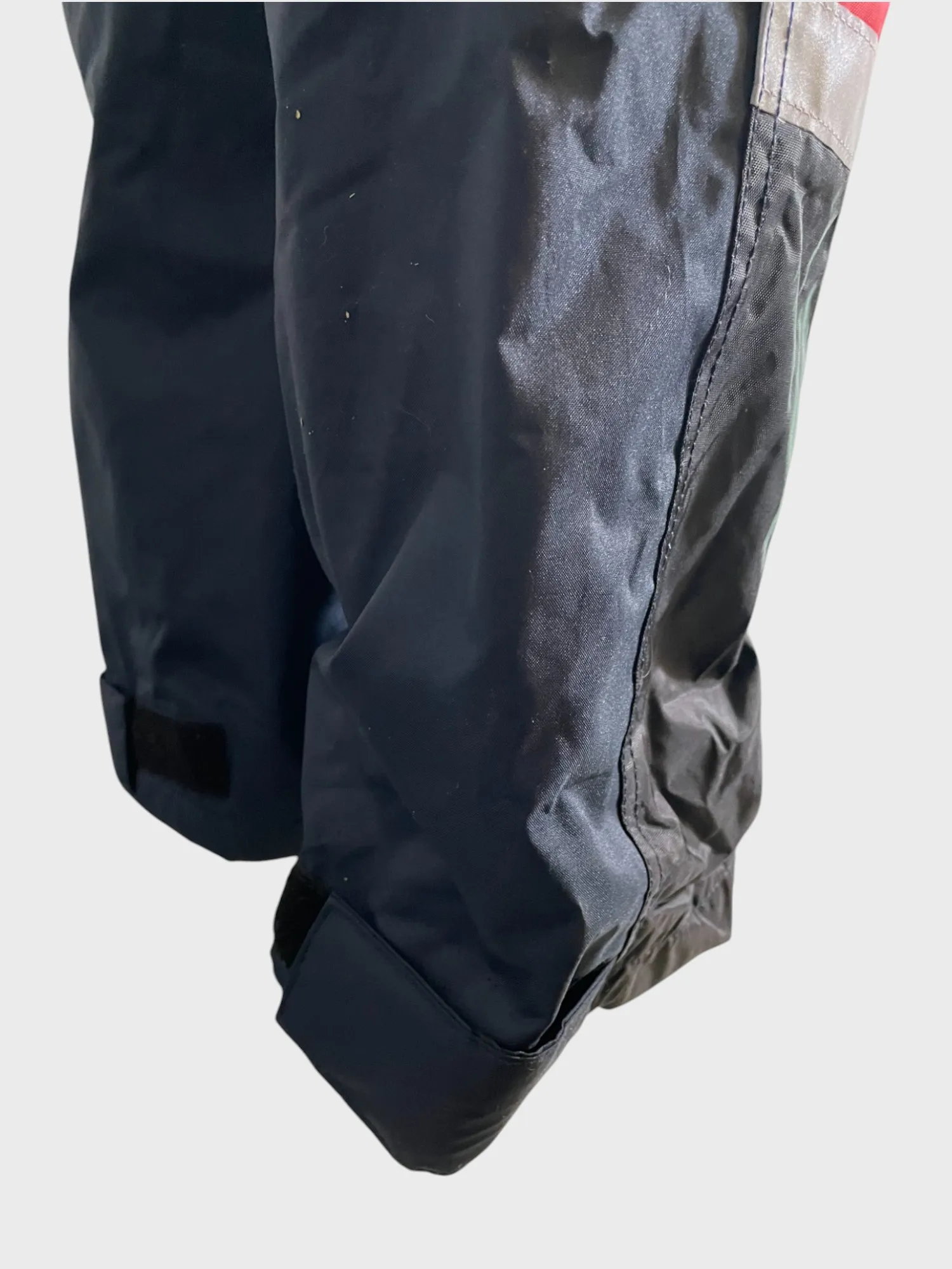 kamu-outdoors-product-image-sinimustapuna-kxy8l.webp