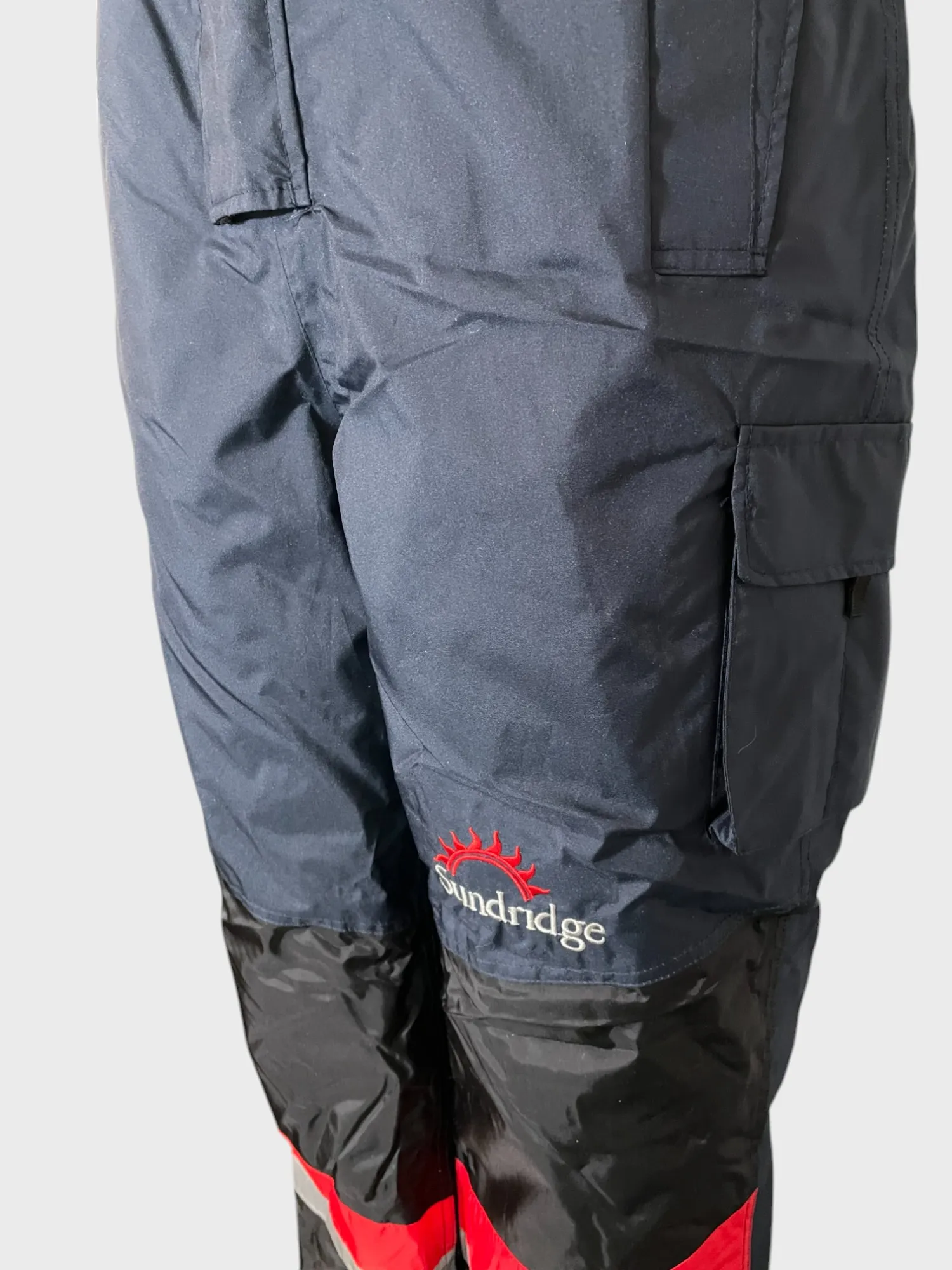 kamu-outdoors-product-image-sinimustapuna-orudy.webp